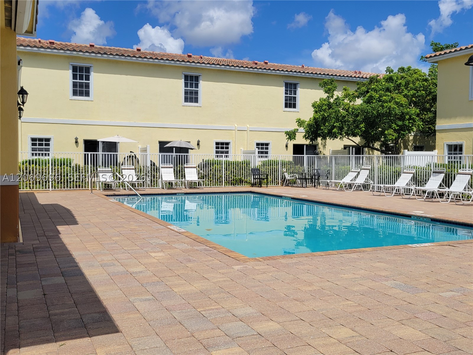 1107 NW 40th Ter #1107, Lauderhill FL 33313