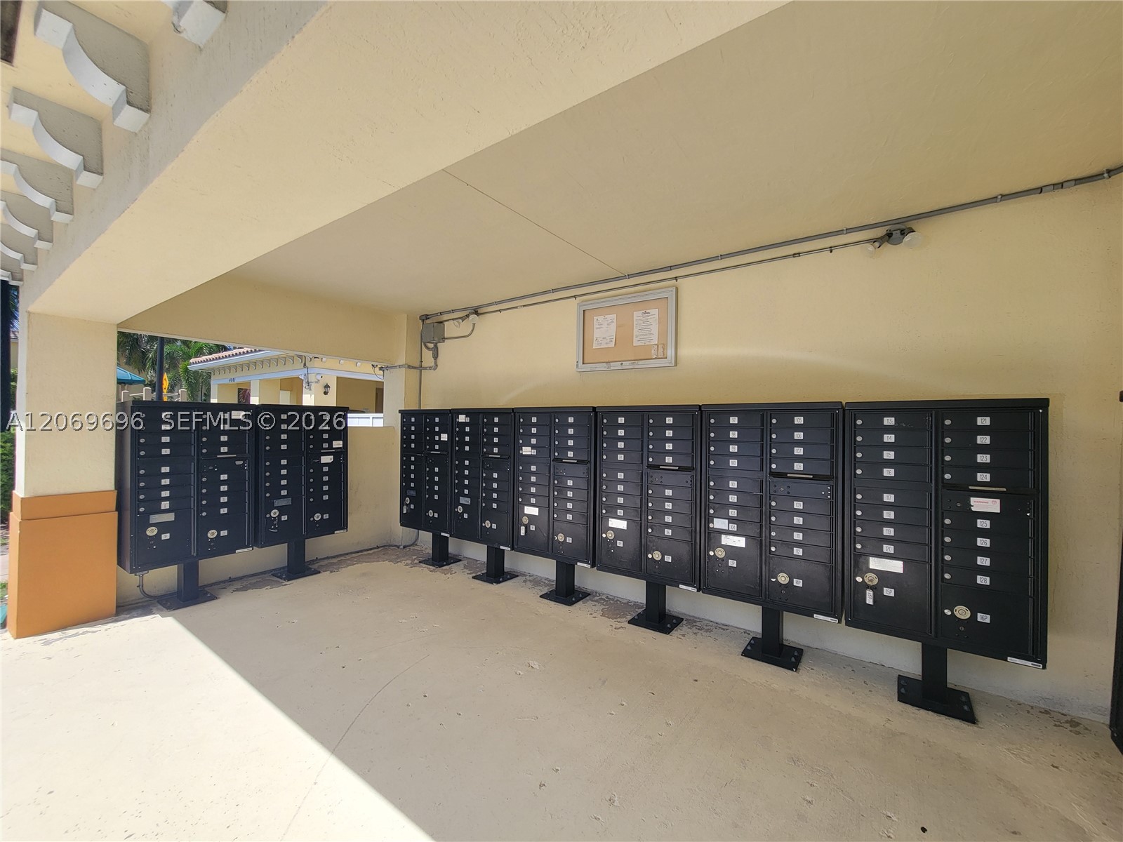 1107 NW 40th Ter #1107, Lauderhill FL 33313