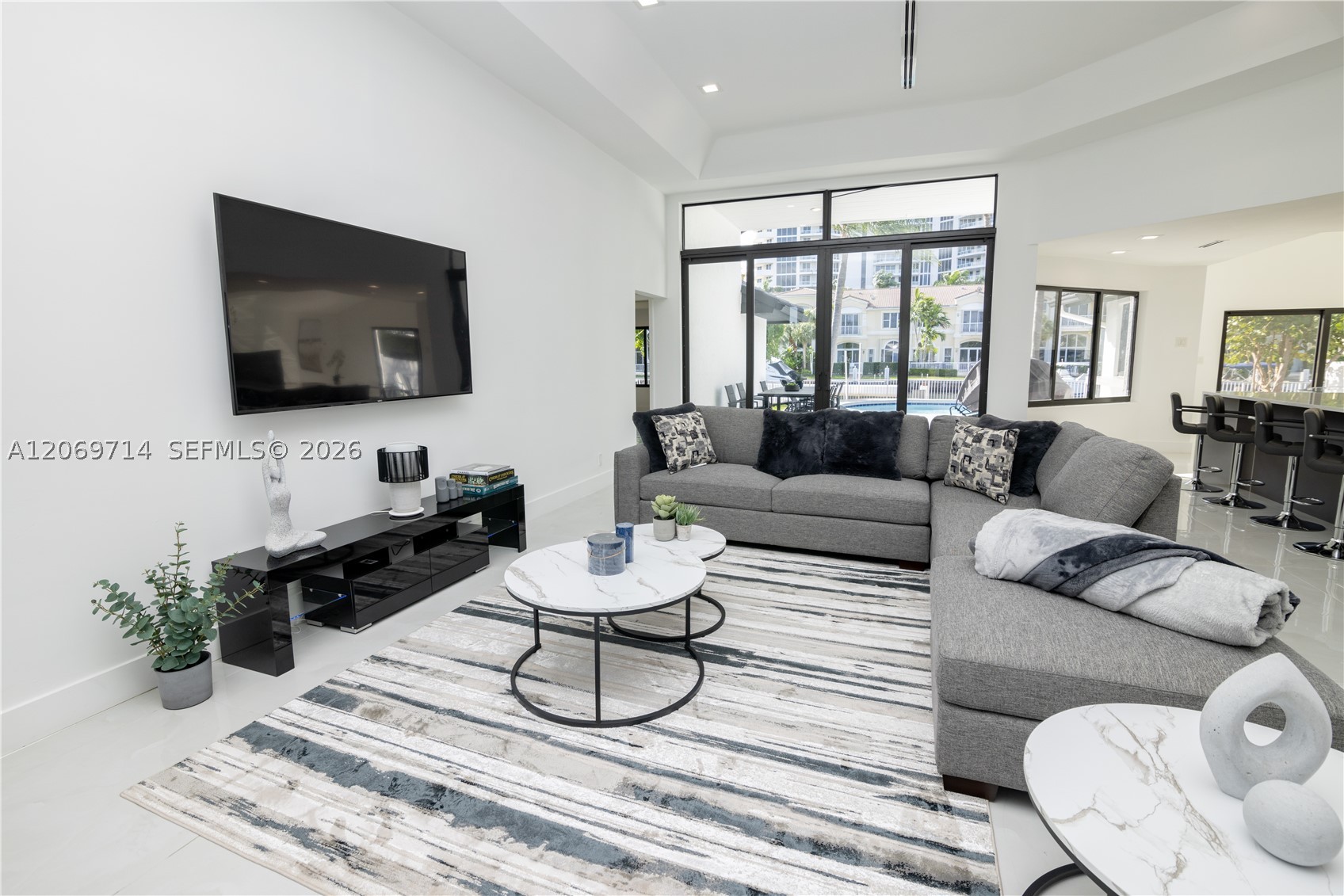 201 Holiday Dr, Hallandale Beach FL 33009
