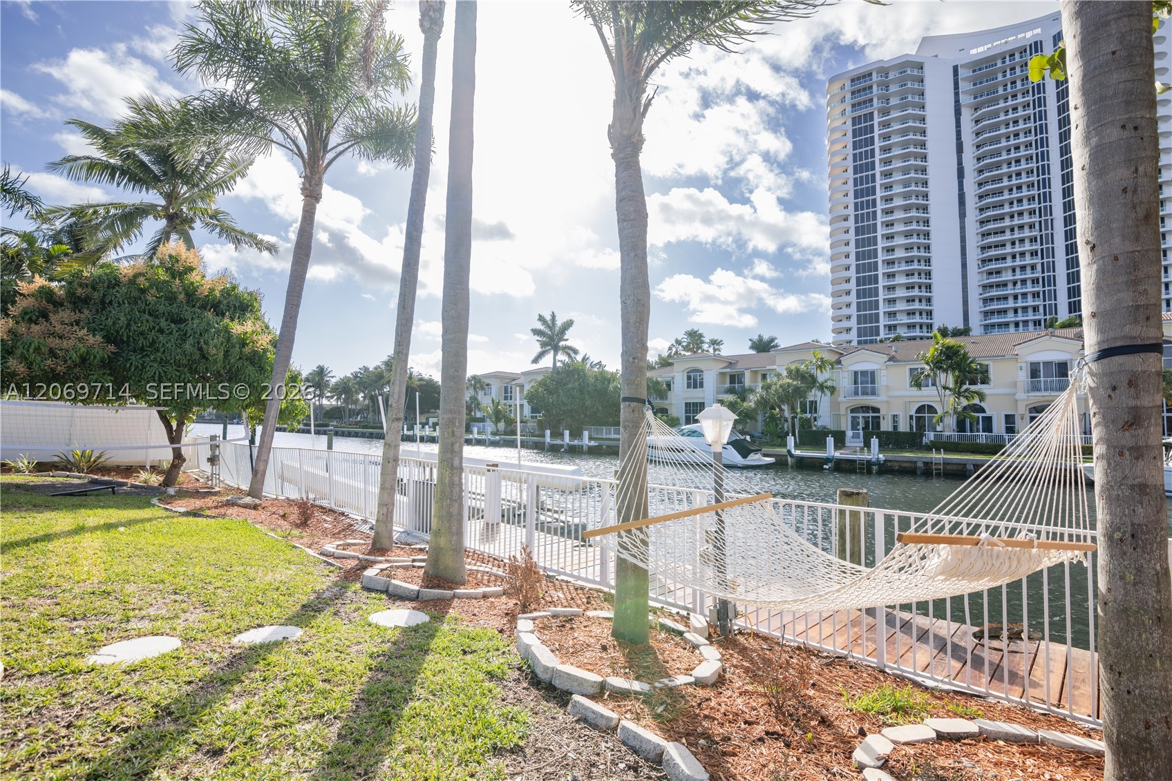 201 Holiday Dr, Hallandale Beach FL 33009