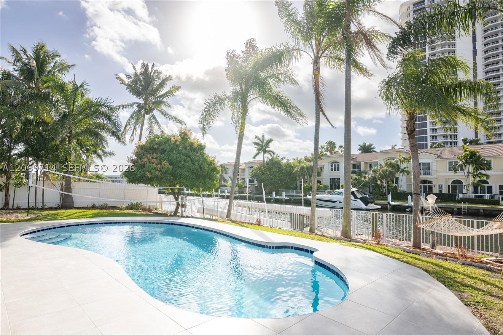201 Holiday Dr, Hallandale Beach FL 33009
