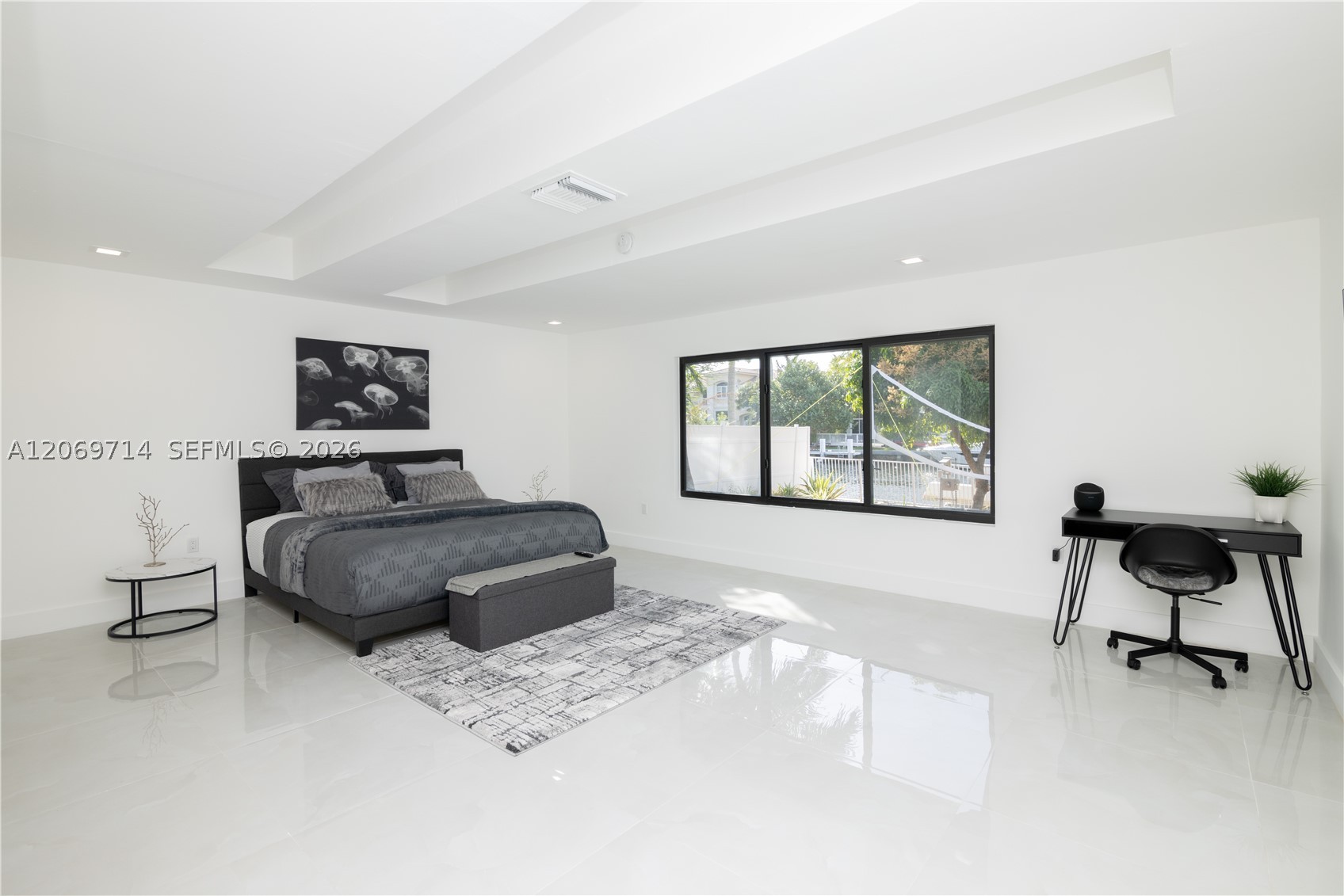 201 Holiday Dr, Hallandale Beach FL 33009
