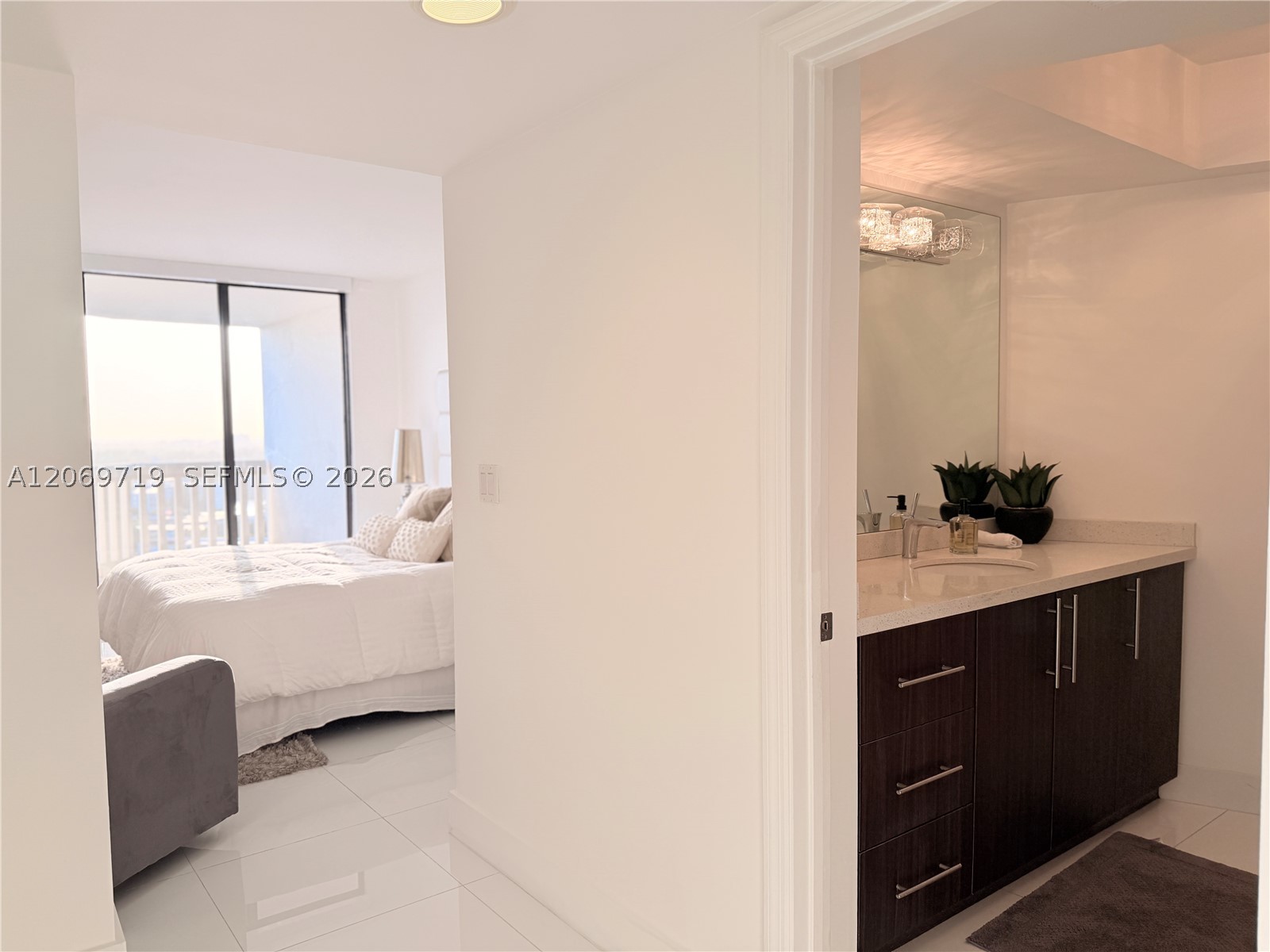 1000 W Island Blvd #1911, Aventura FL 33160