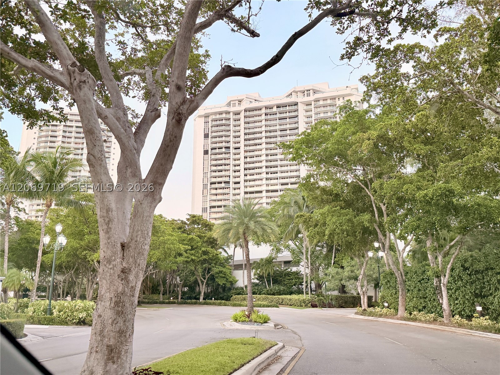 1000 W Island Blvd #1911, Aventura FL 33160