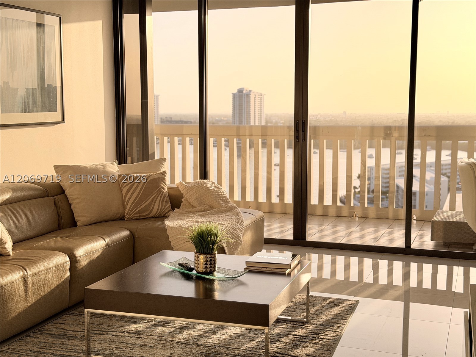 1000 W Island Blvd #1911, Aventura FL 33160
