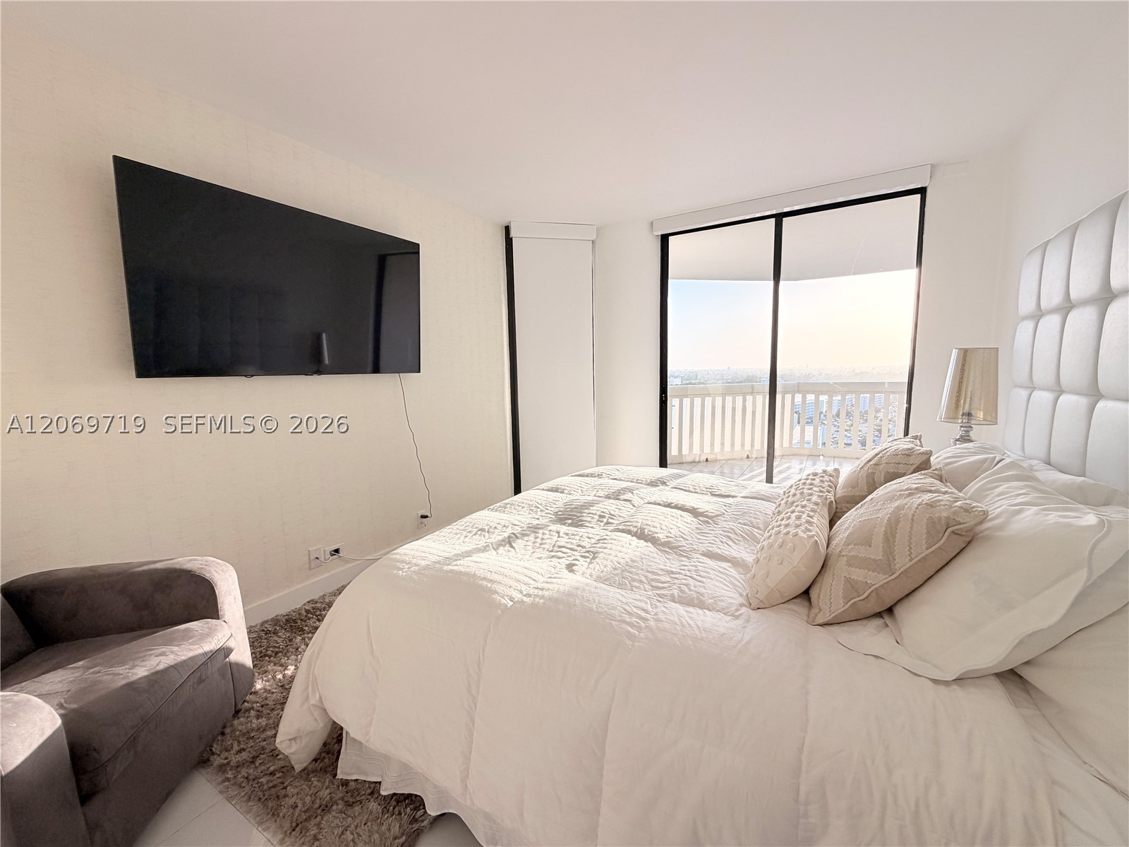 1000 W Island Blvd #1911, Aventura FL 33160