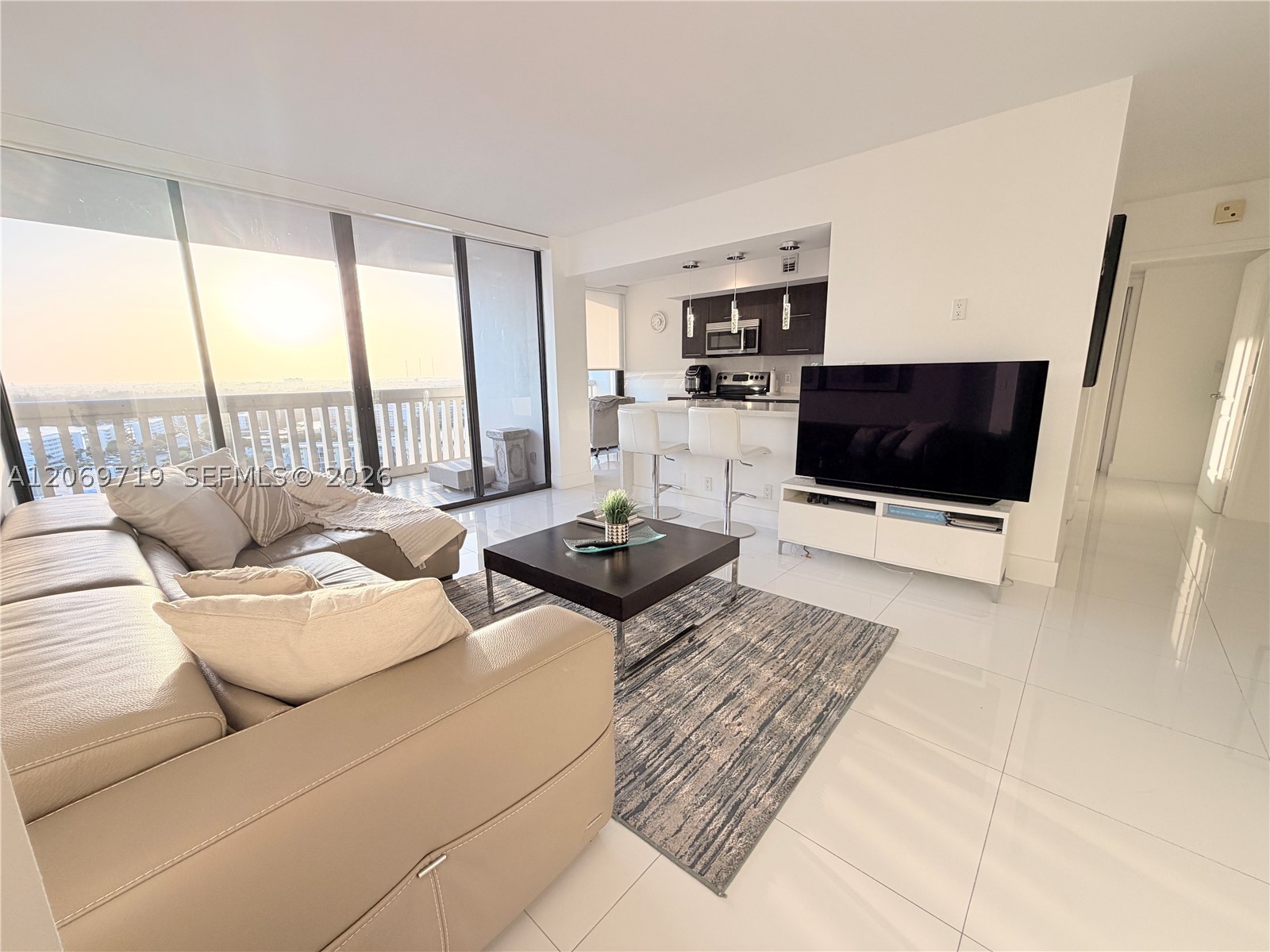 1000 W Island Blvd #1911, Aventura FL 33160