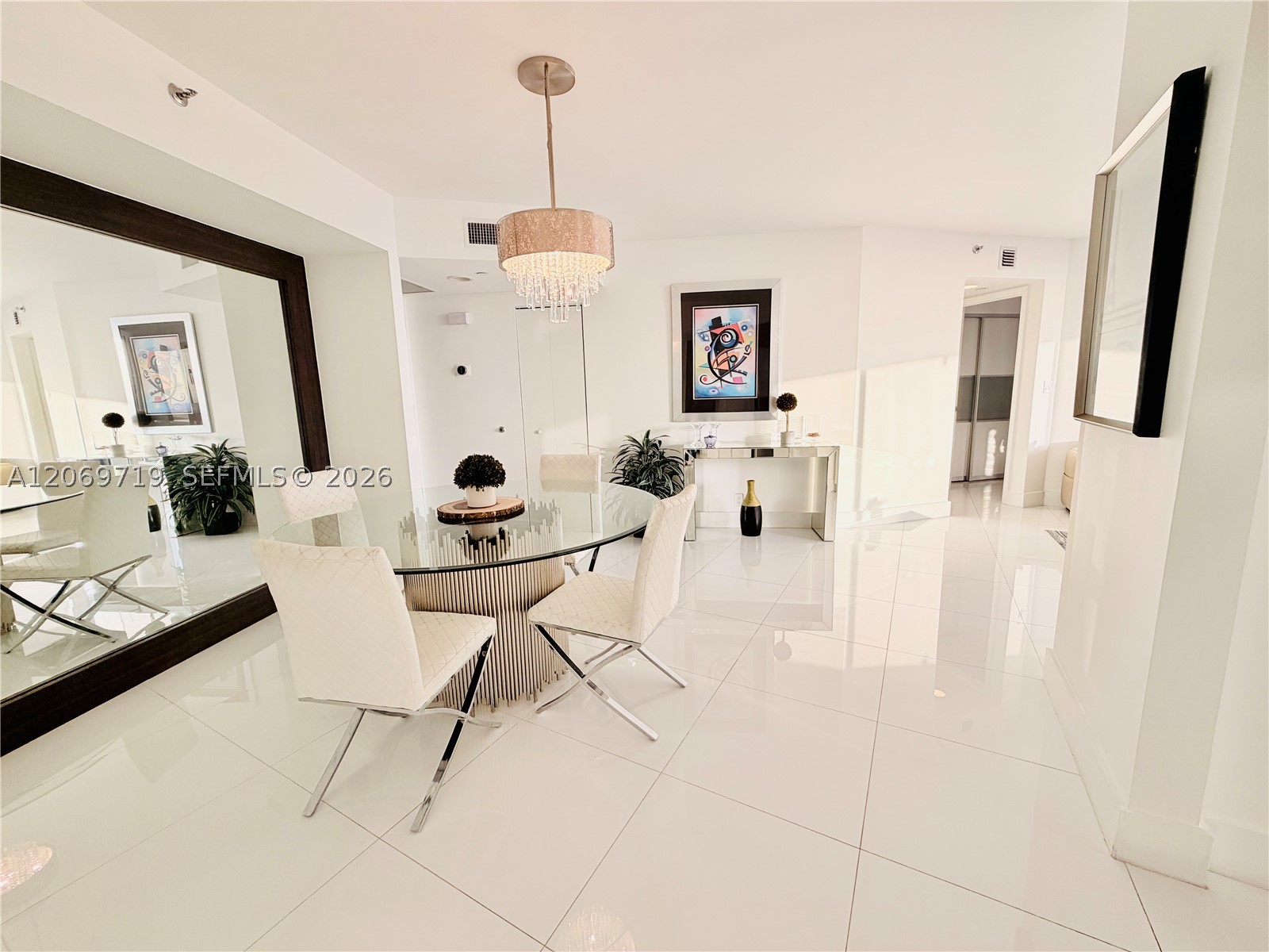 1000 W Island Blvd #1911, Aventura FL 33160