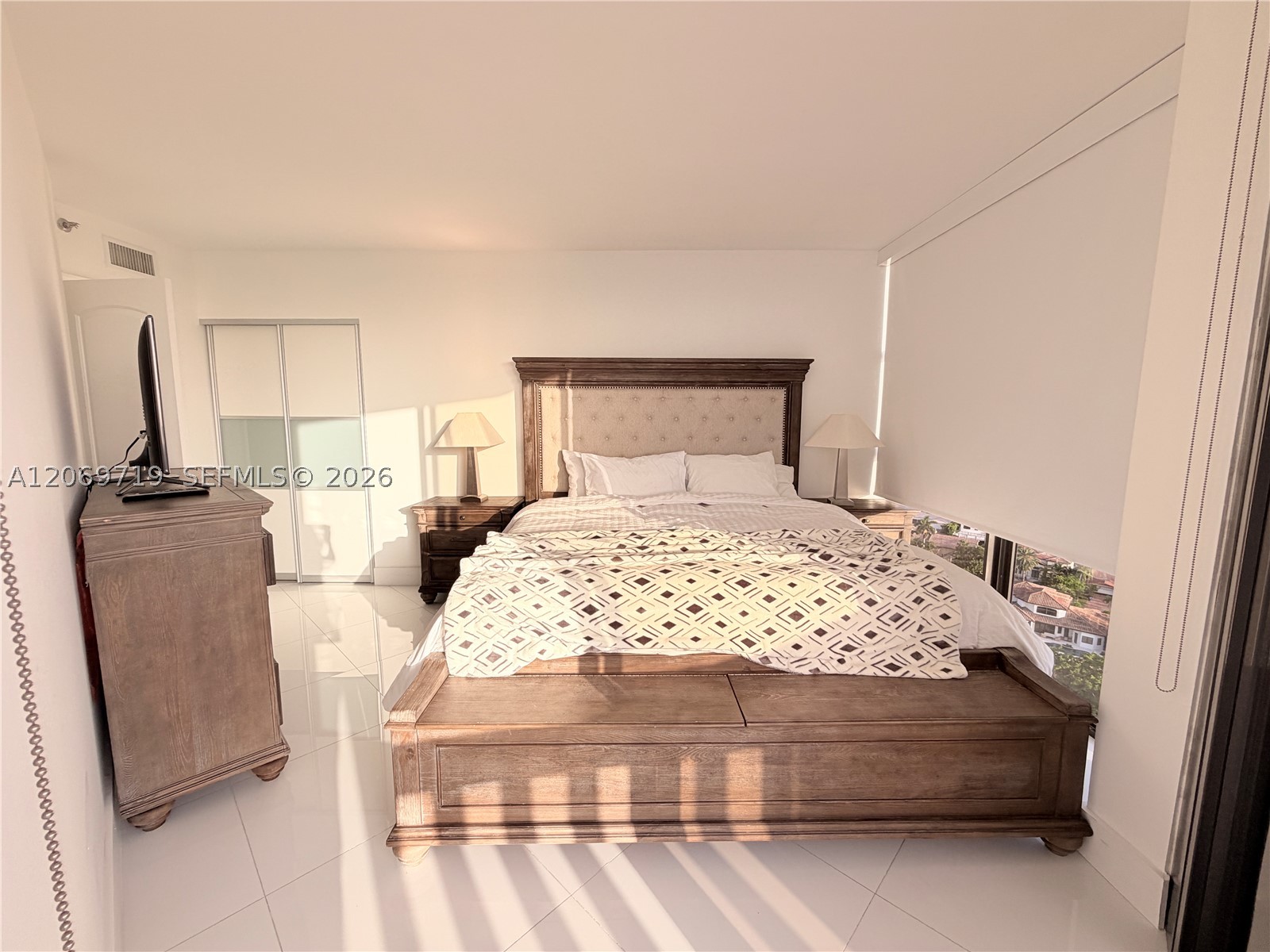 1000 W Island Blvd #1911, Aventura FL 33160