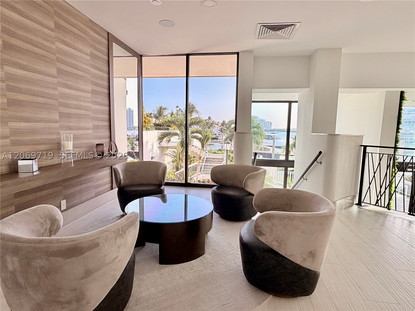 1000 W Island Blvd #1911, Aventura FL 33160