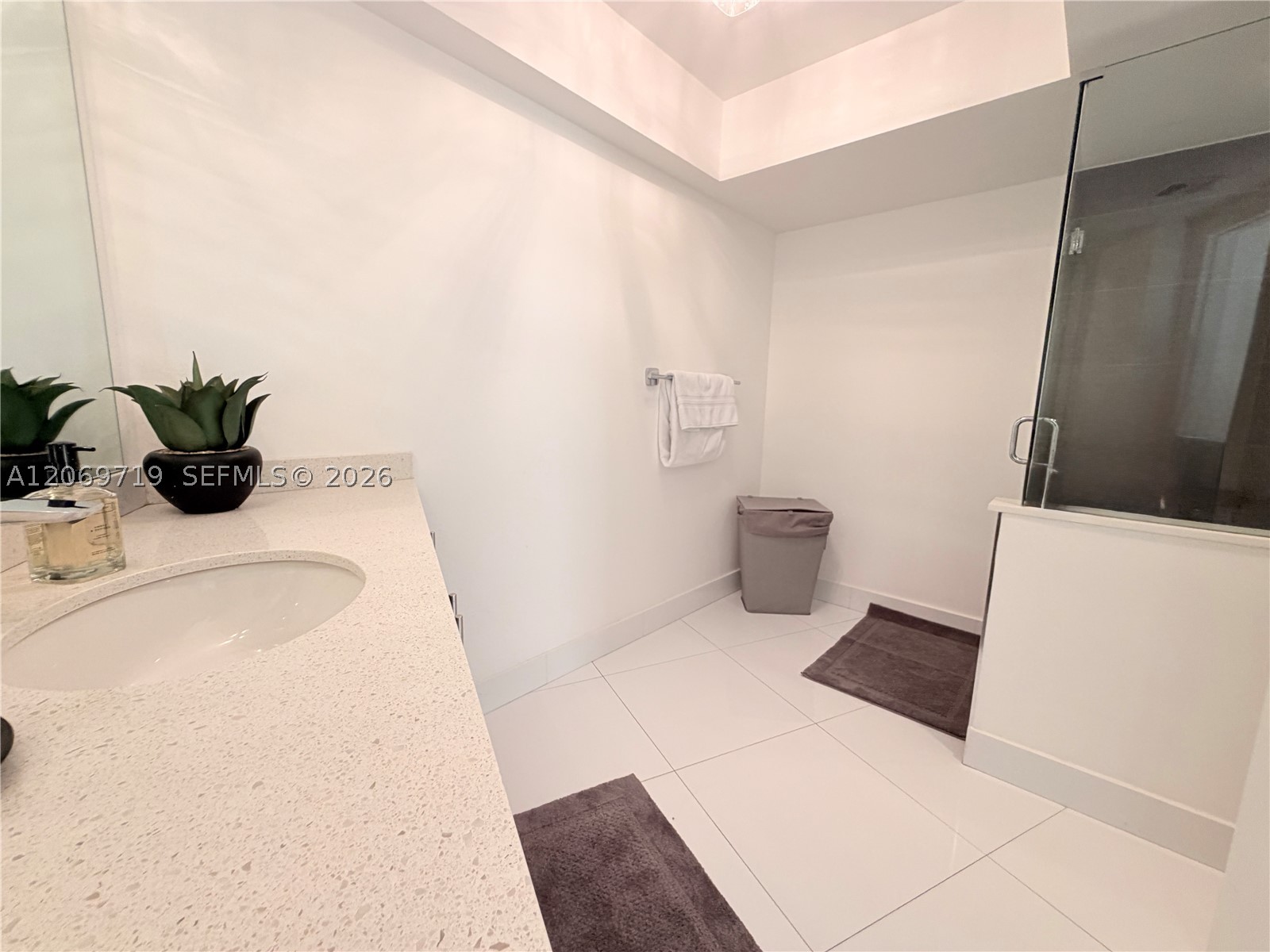 1000 W Island Blvd #1911, Aventura FL 33160