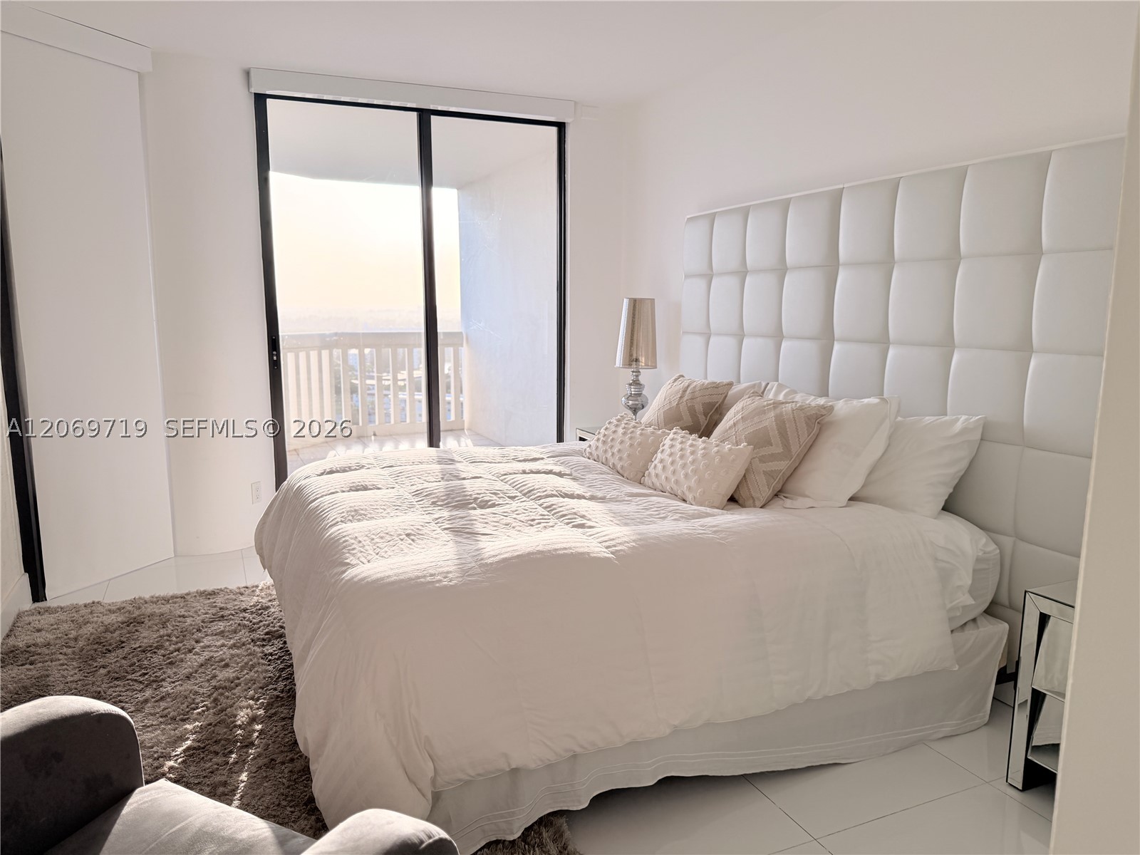 1000 W Island Blvd #1911, Aventura FL 33160