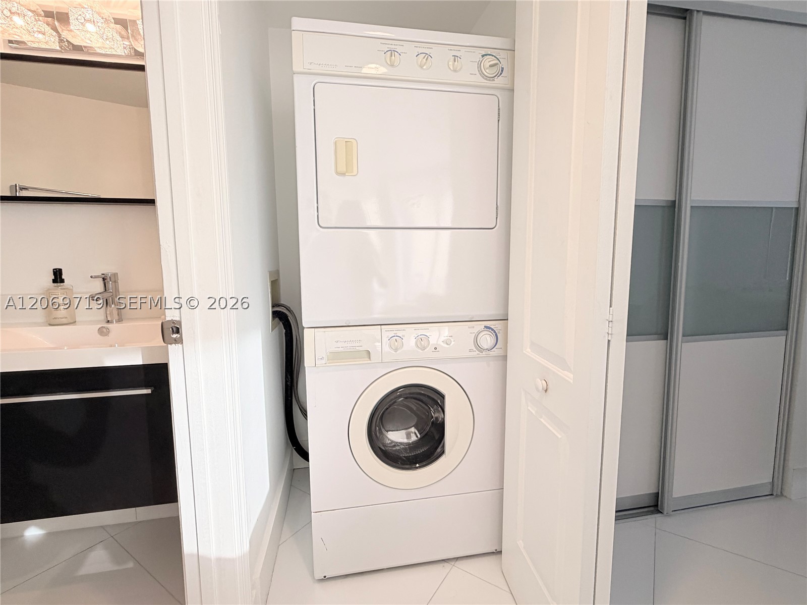 1000 W Island Blvd #1911, Aventura FL 33160