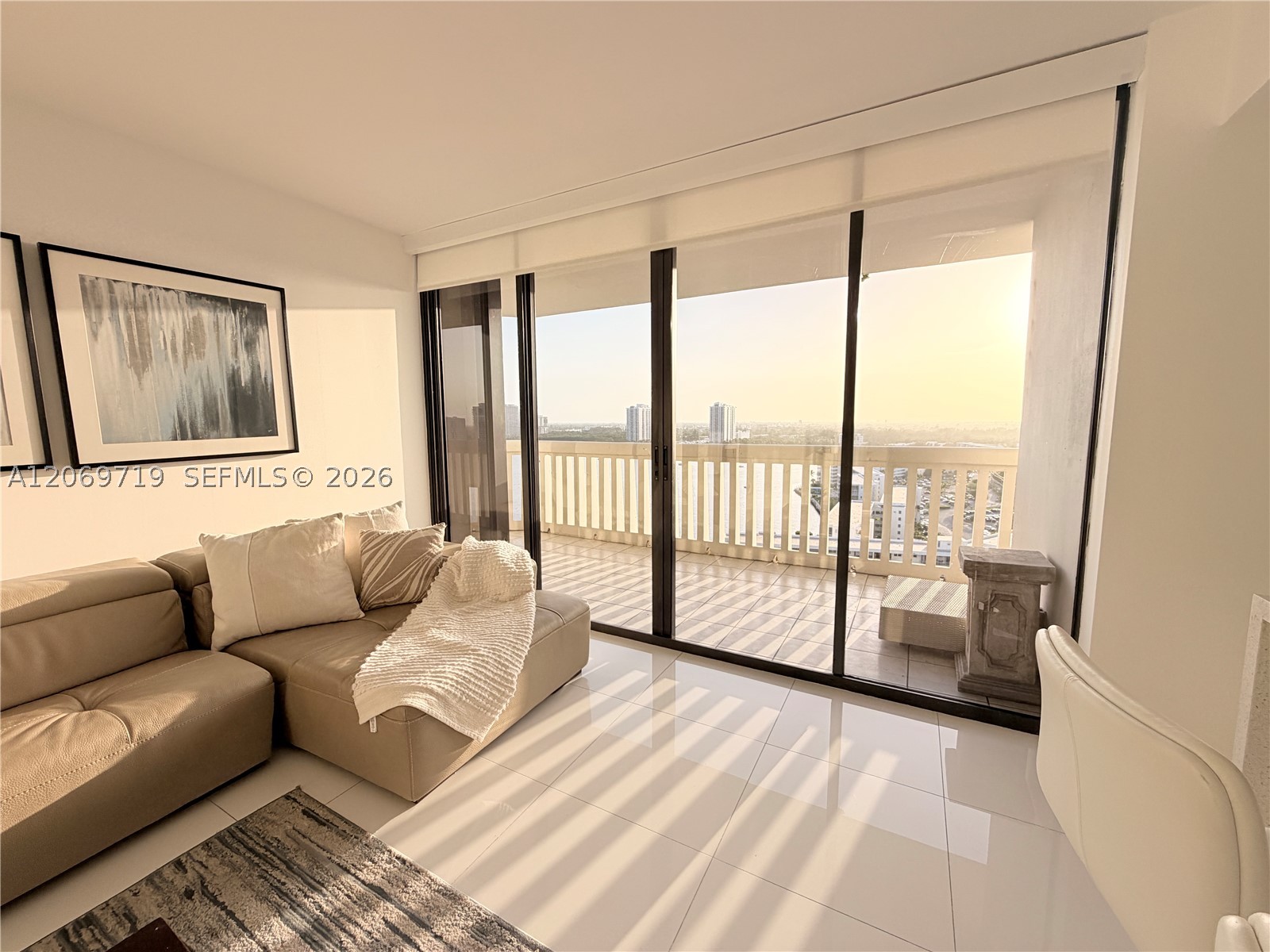 1000 W Island Blvd #1911, Aventura FL 33160