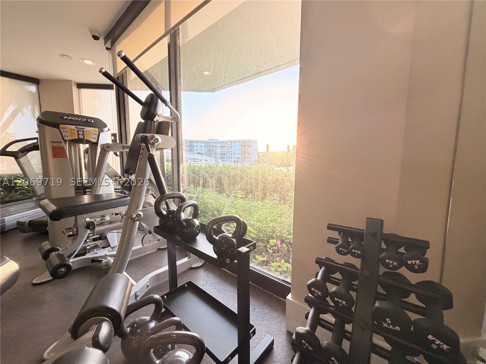 1000 W Island Blvd #1911, Aventura FL 33160