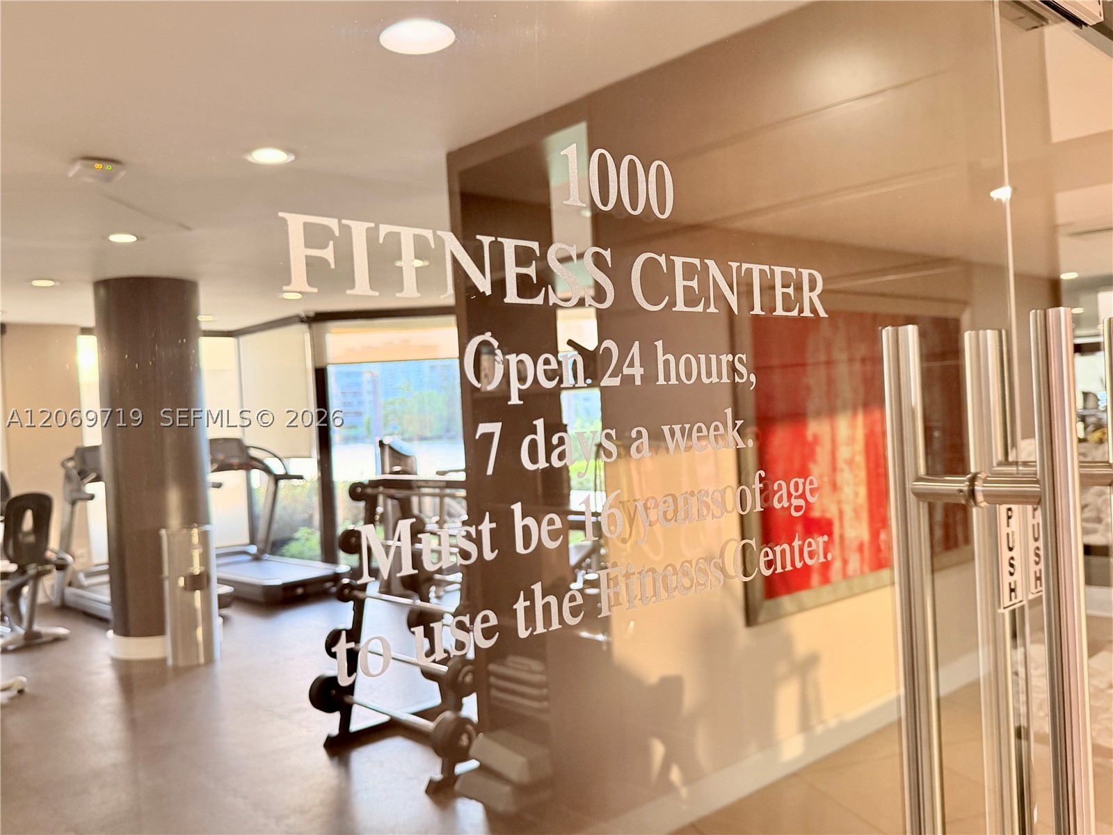 1000 W Island Blvd #1911, Aventura FL 33160