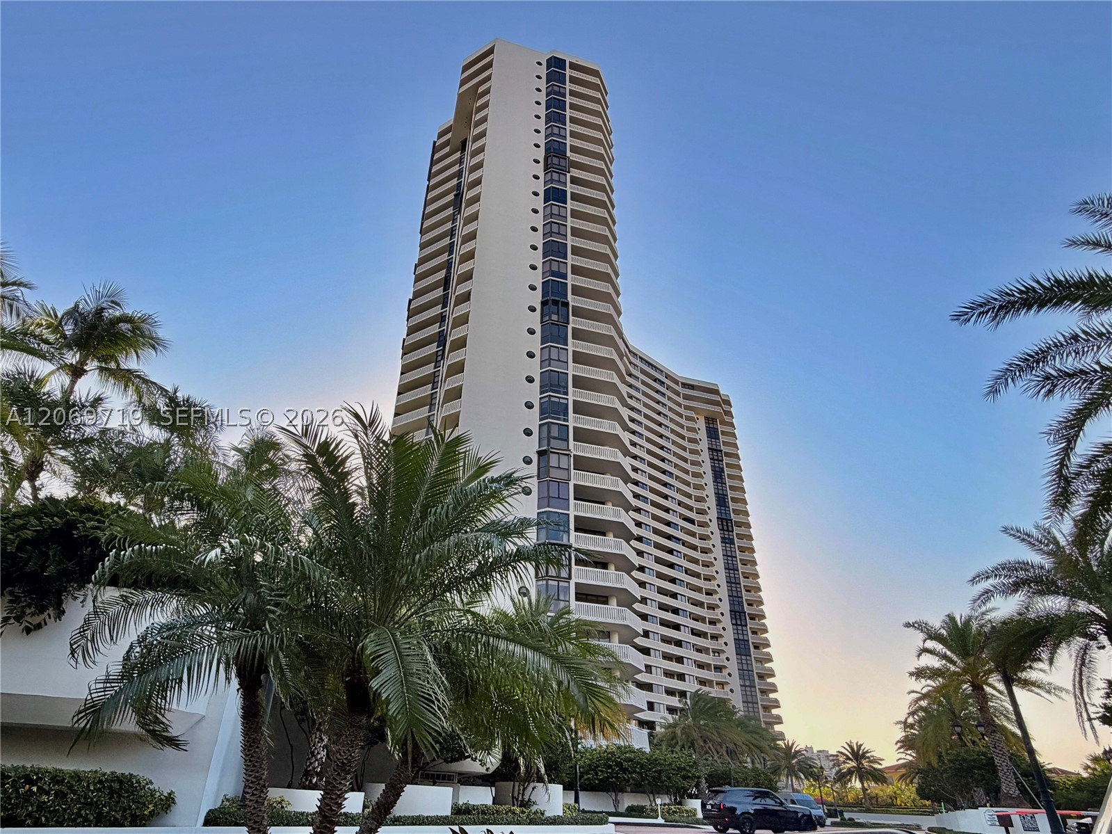 1000 W Island Blvd #1911, Aventura FL 33160