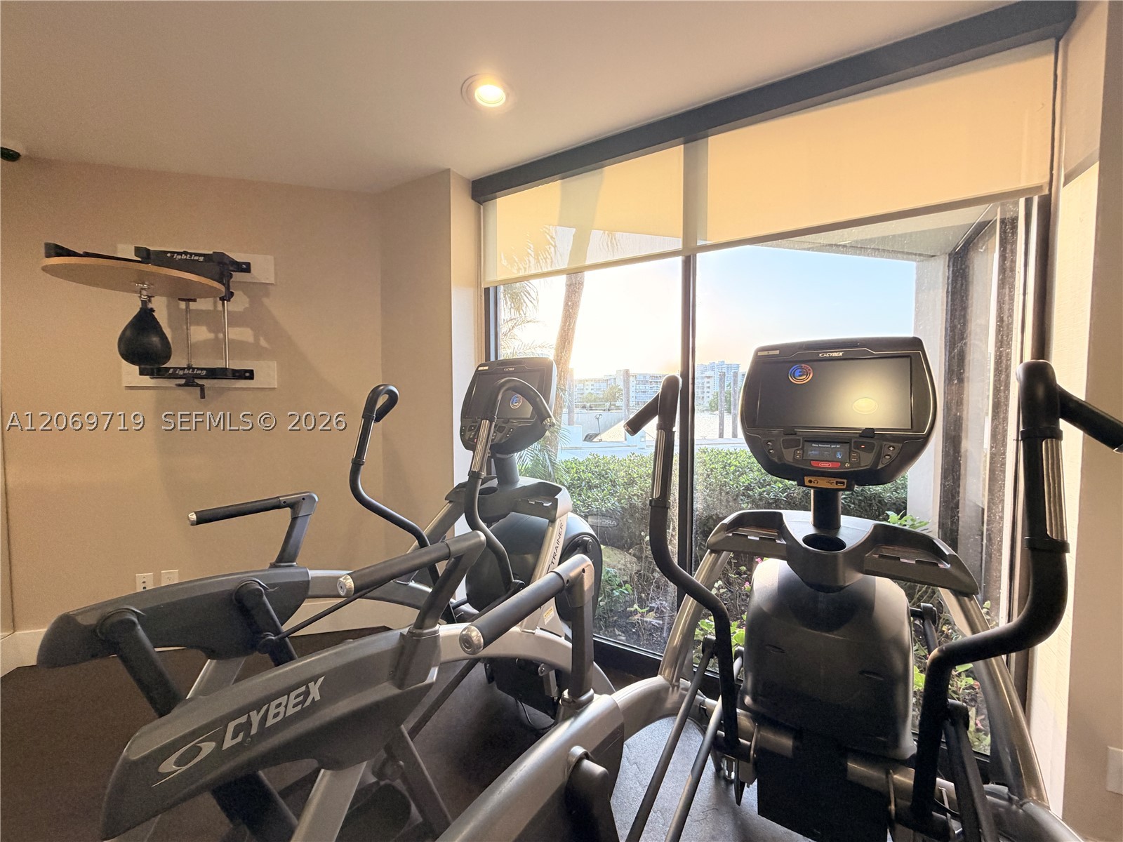 1000 W Island Blvd #1911, Aventura FL 33160