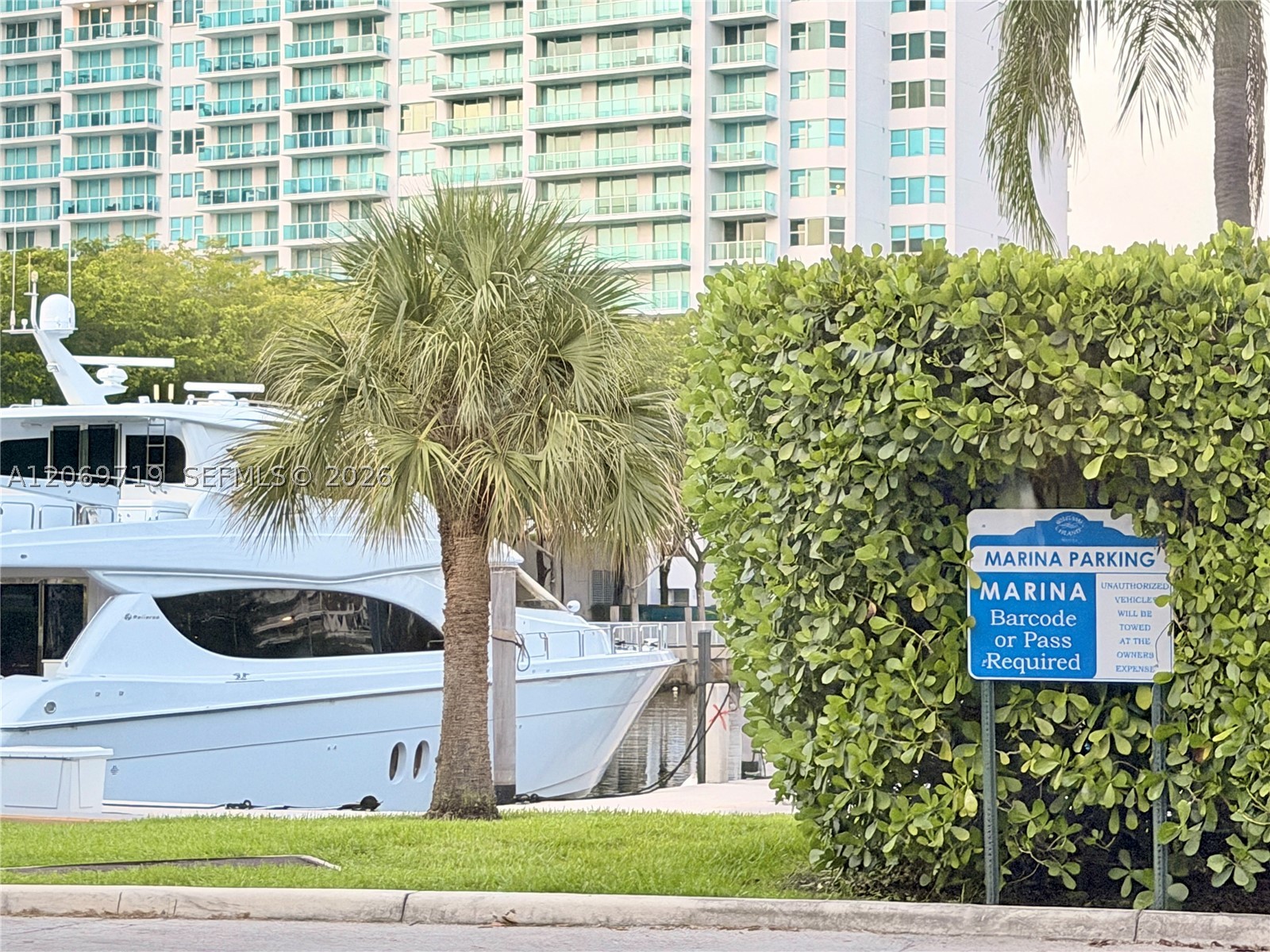 1000 W Island Blvd #1911, Aventura FL 33160