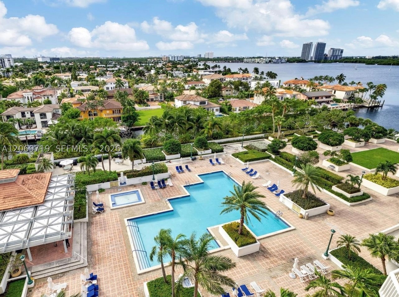 1000 W Island Blvd #1911, Aventura FL 33160
