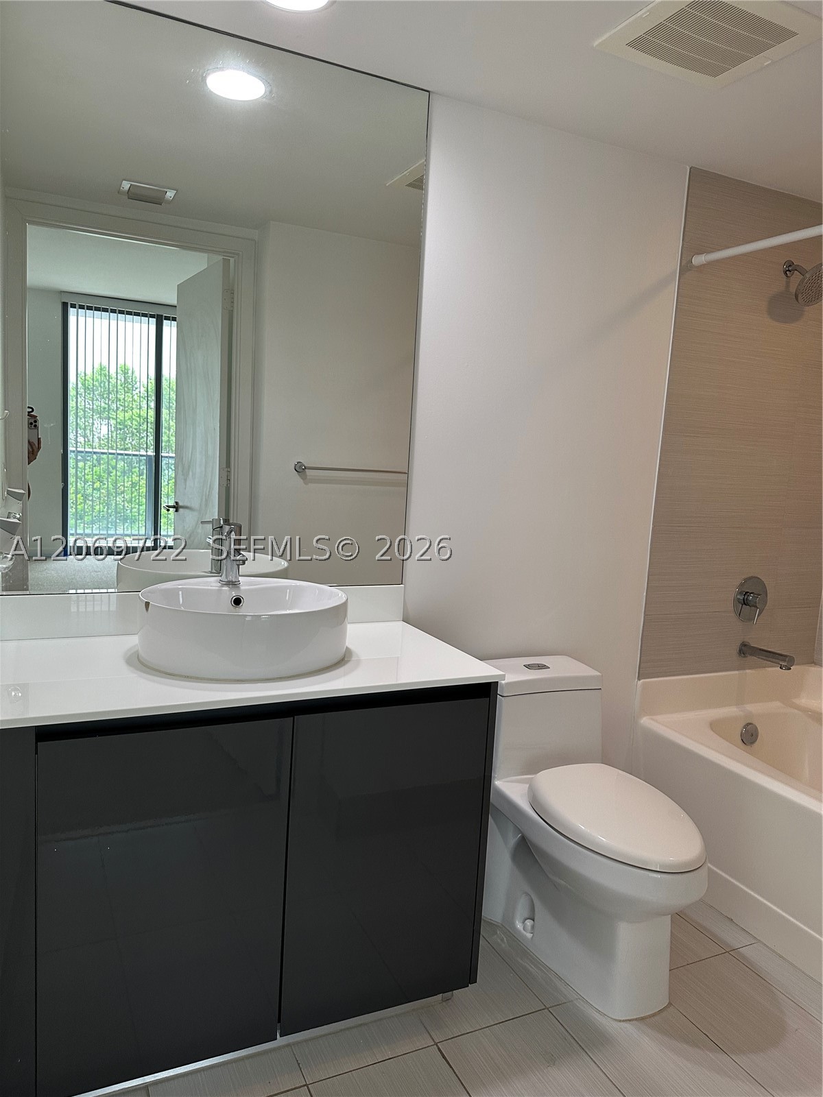 31 SE 6th St #405, Miami FL 33131