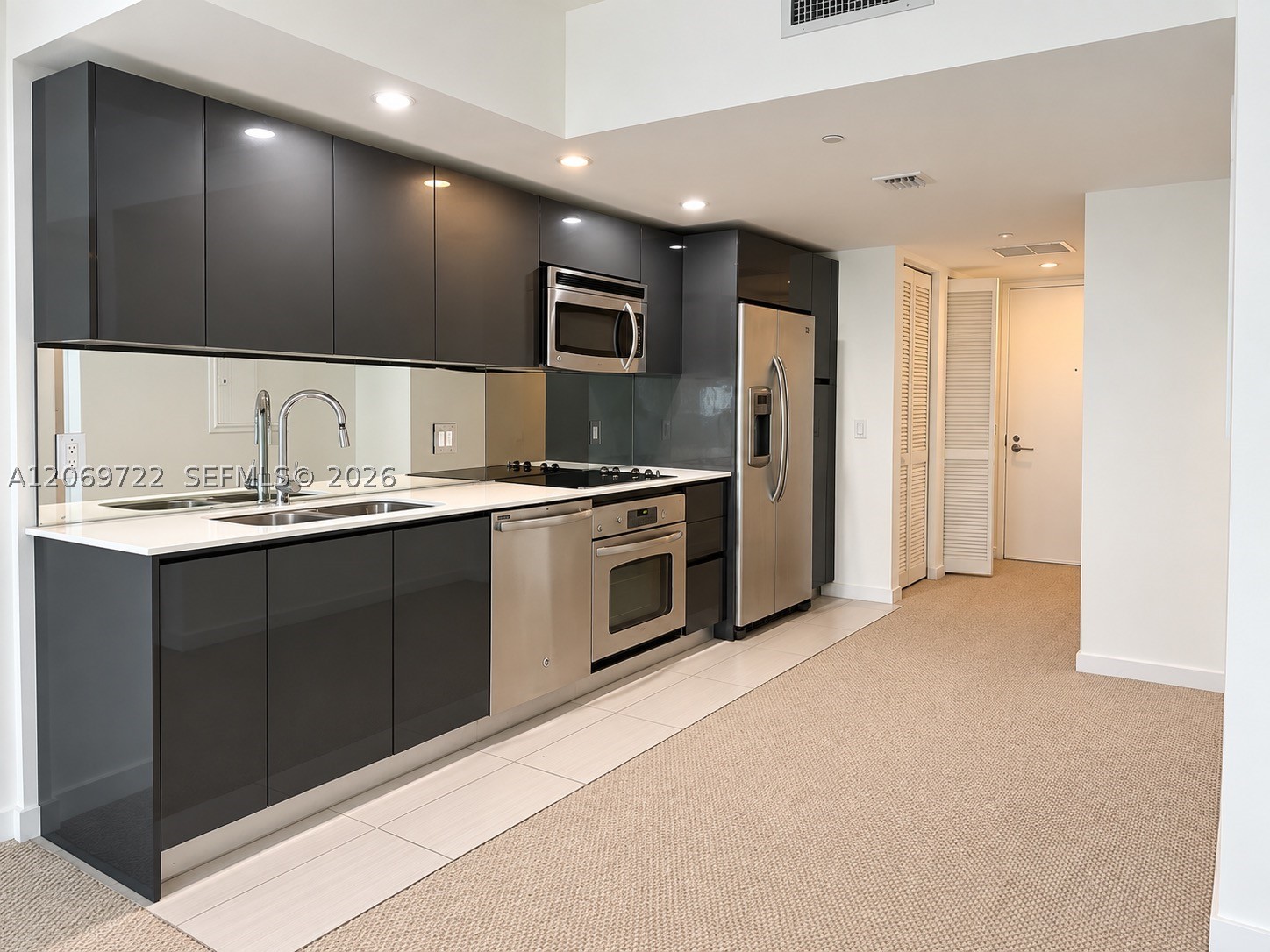 31 SE 6th St #405, Miami FL 33131