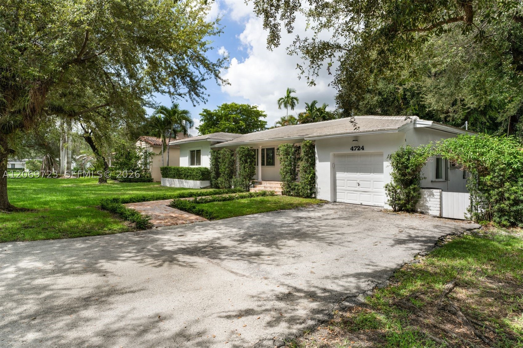 4724 Orduna Dr, Coral Gables FL 33146
