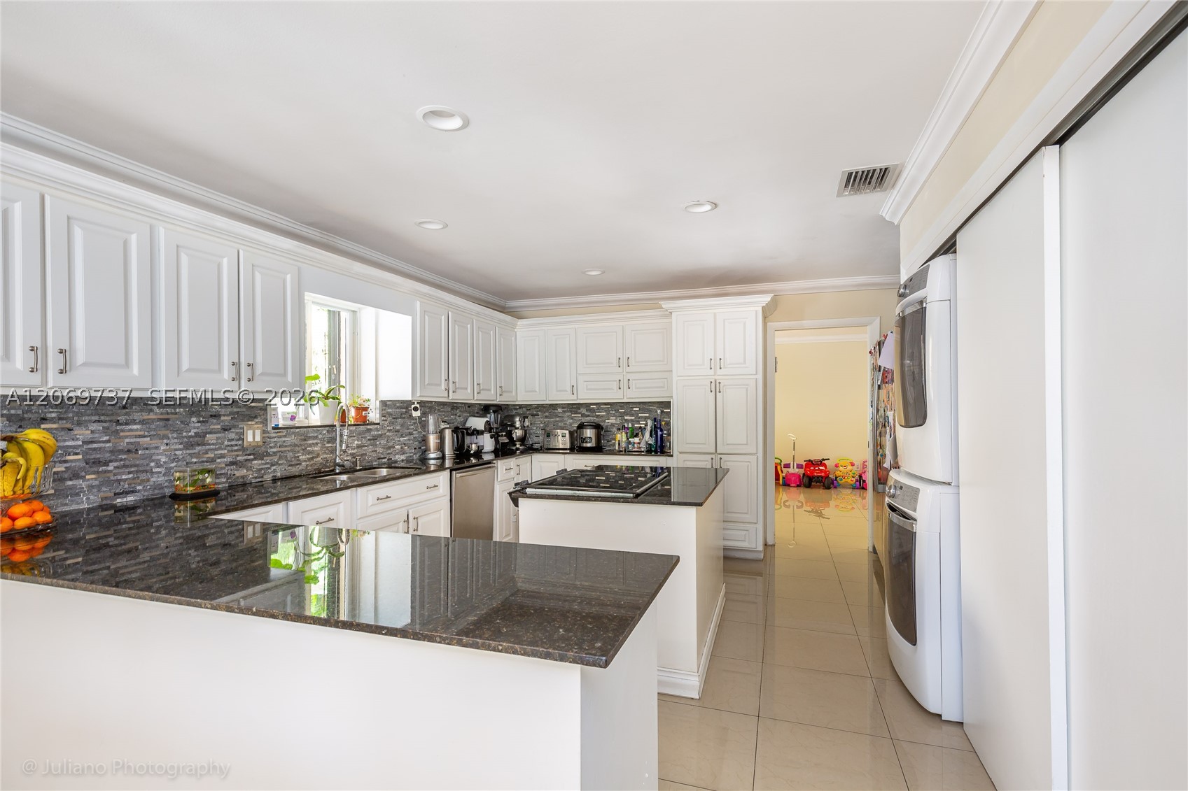 437 Holiday Dr, Hallandale Beach FL 33009