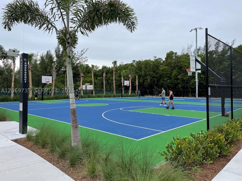437 Holiday Dr, Hallandale Beach FL 33009