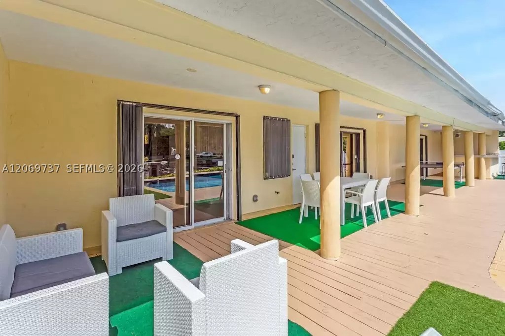 437 Holiday Dr, Hallandale Beach FL 33009