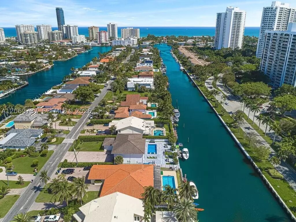 437 Holiday Dr, Hallandale Beach FL 33009