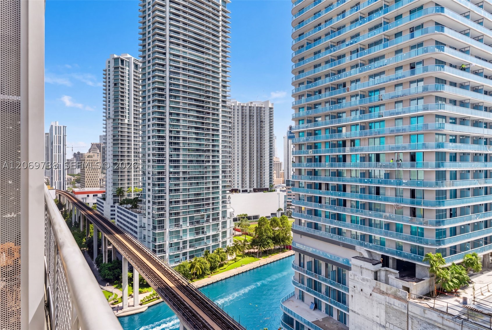 690 SW 1st Ct #2122, Miami FL 33130