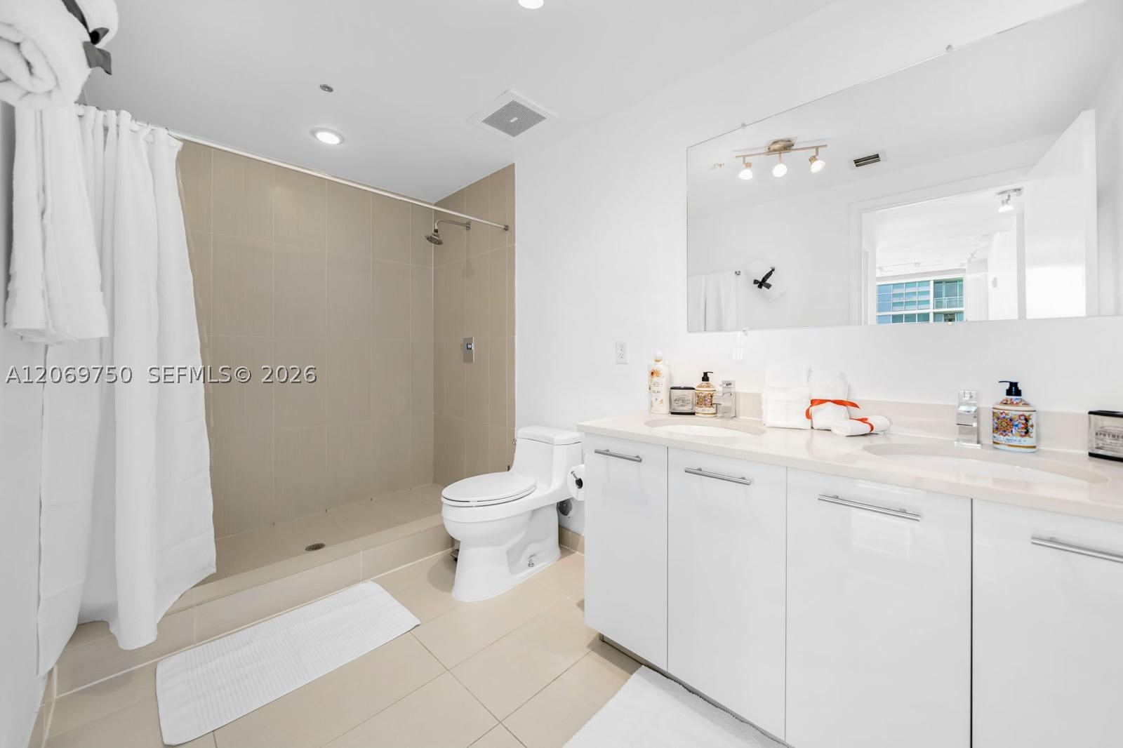3250 NE 1st Ave #1104, Miami FL 33137
