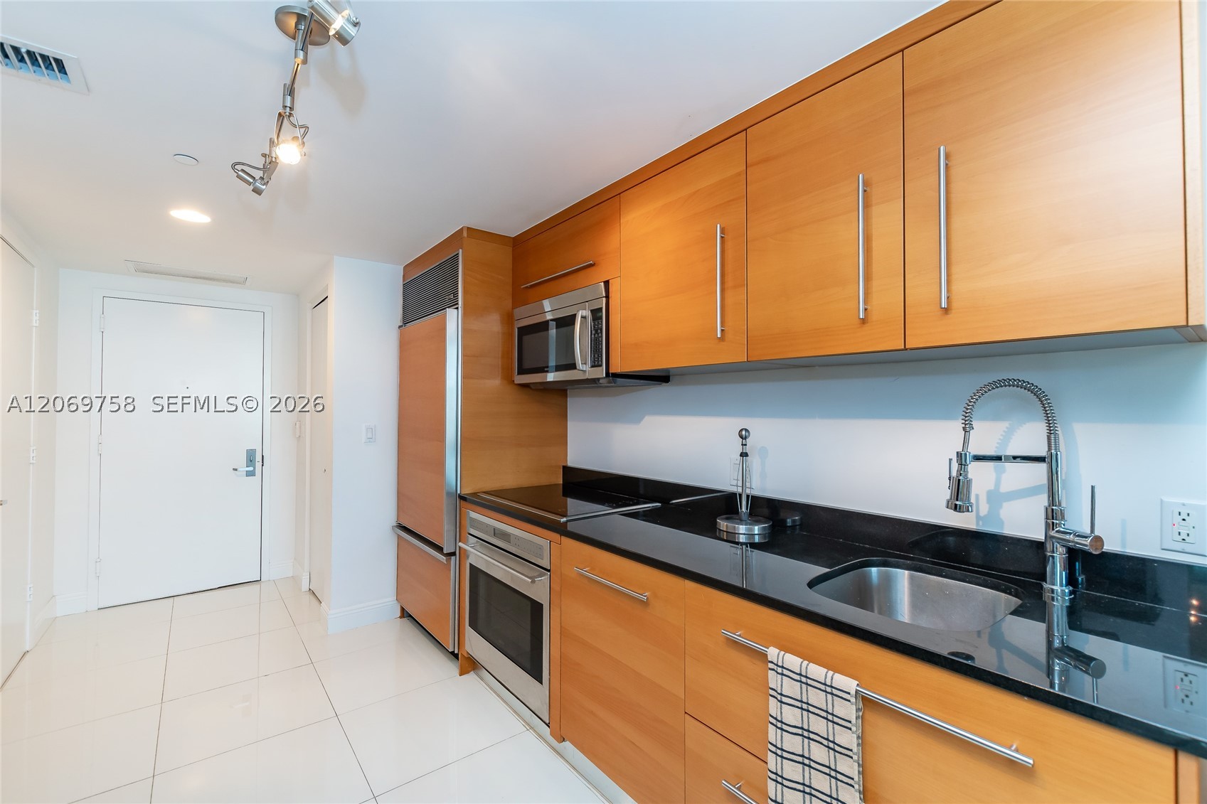475 Brickell Ave #2908, Miami FL 33131