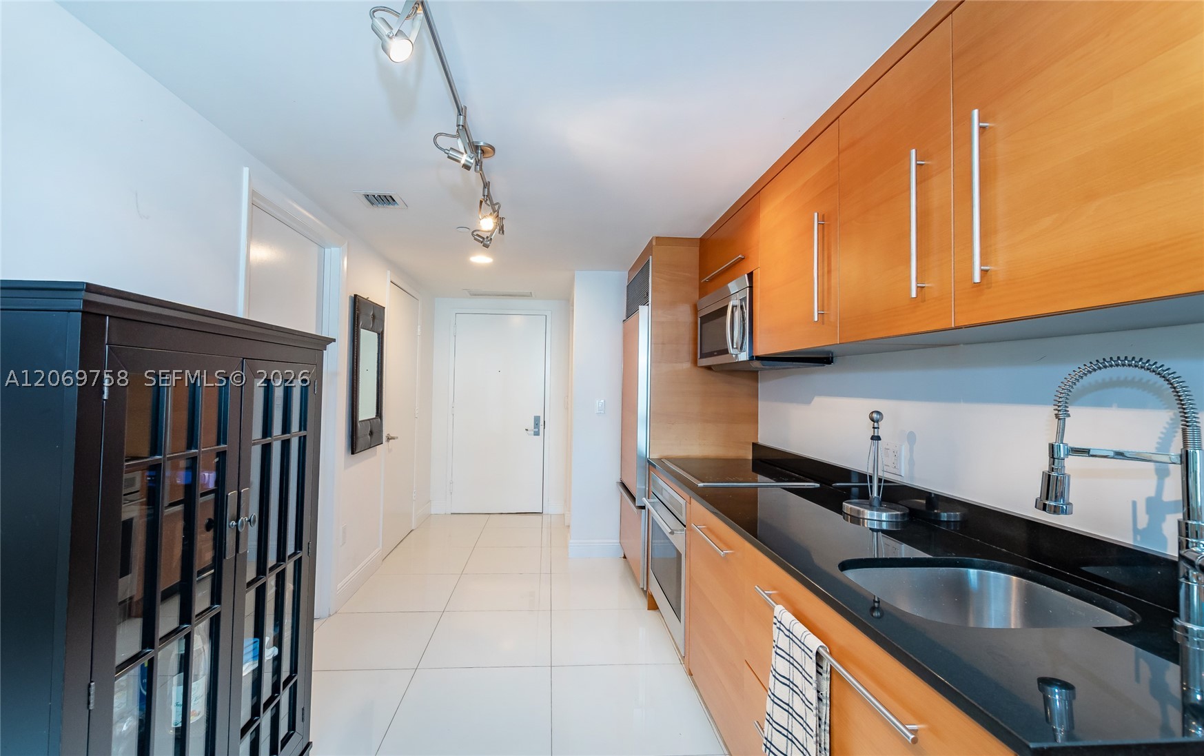 475 Brickell Ave #2908, Miami FL 33131