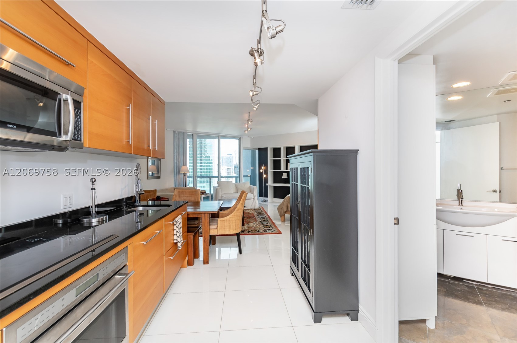 475 Brickell Ave #2908, Miami FL 33131