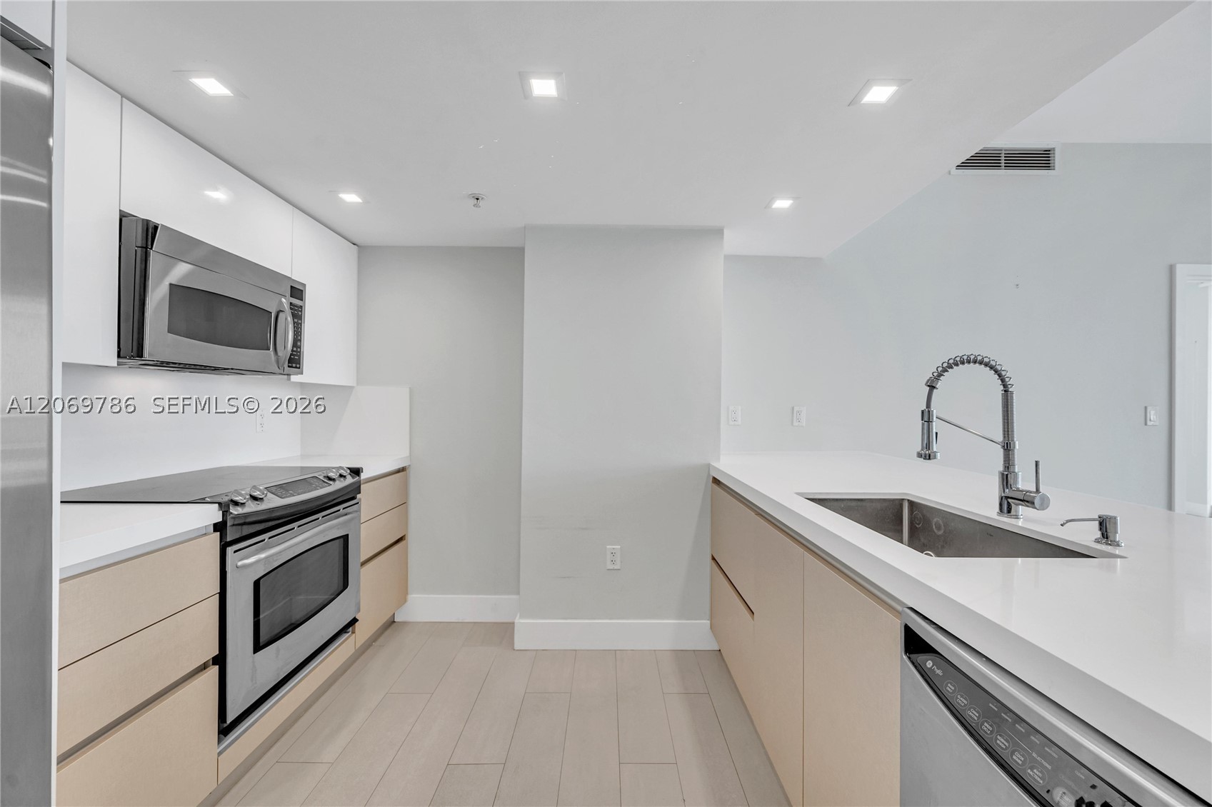 1800 N Bayshore Dr #809, Miami FL 33132