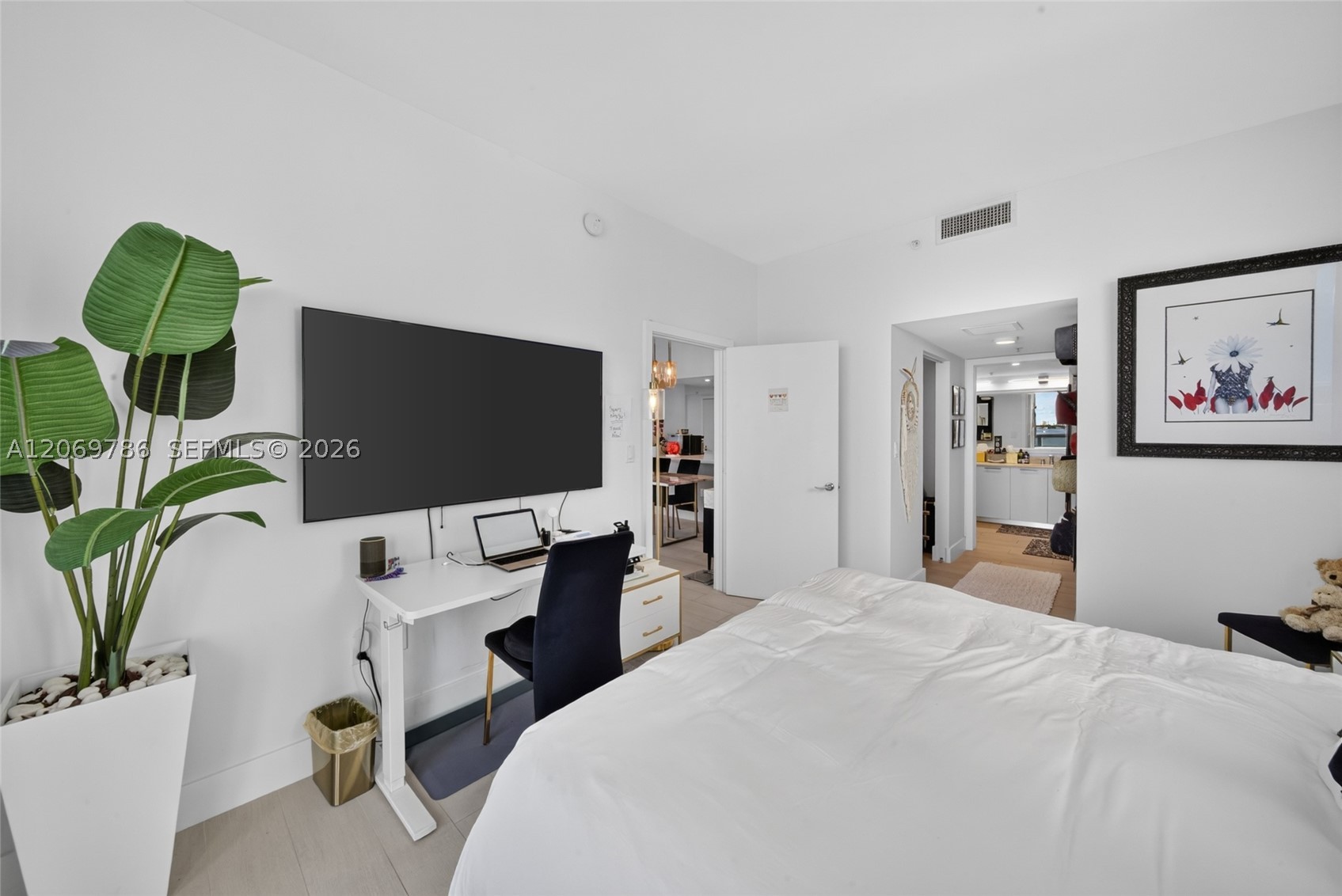 1800 N Bayshore Dr #809, Miami FL 33132