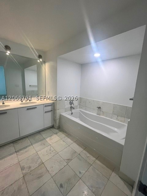 1060 Brickell Ave #2217, Miami FL 33131