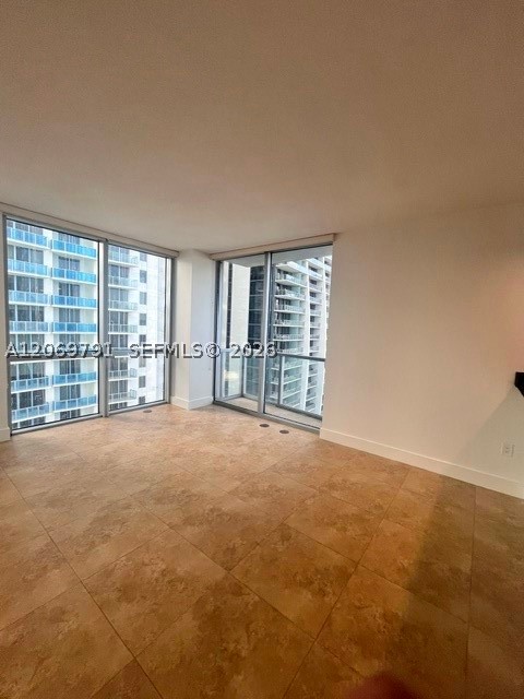 1060 Brickell Ave #2217, Miami FL 33131