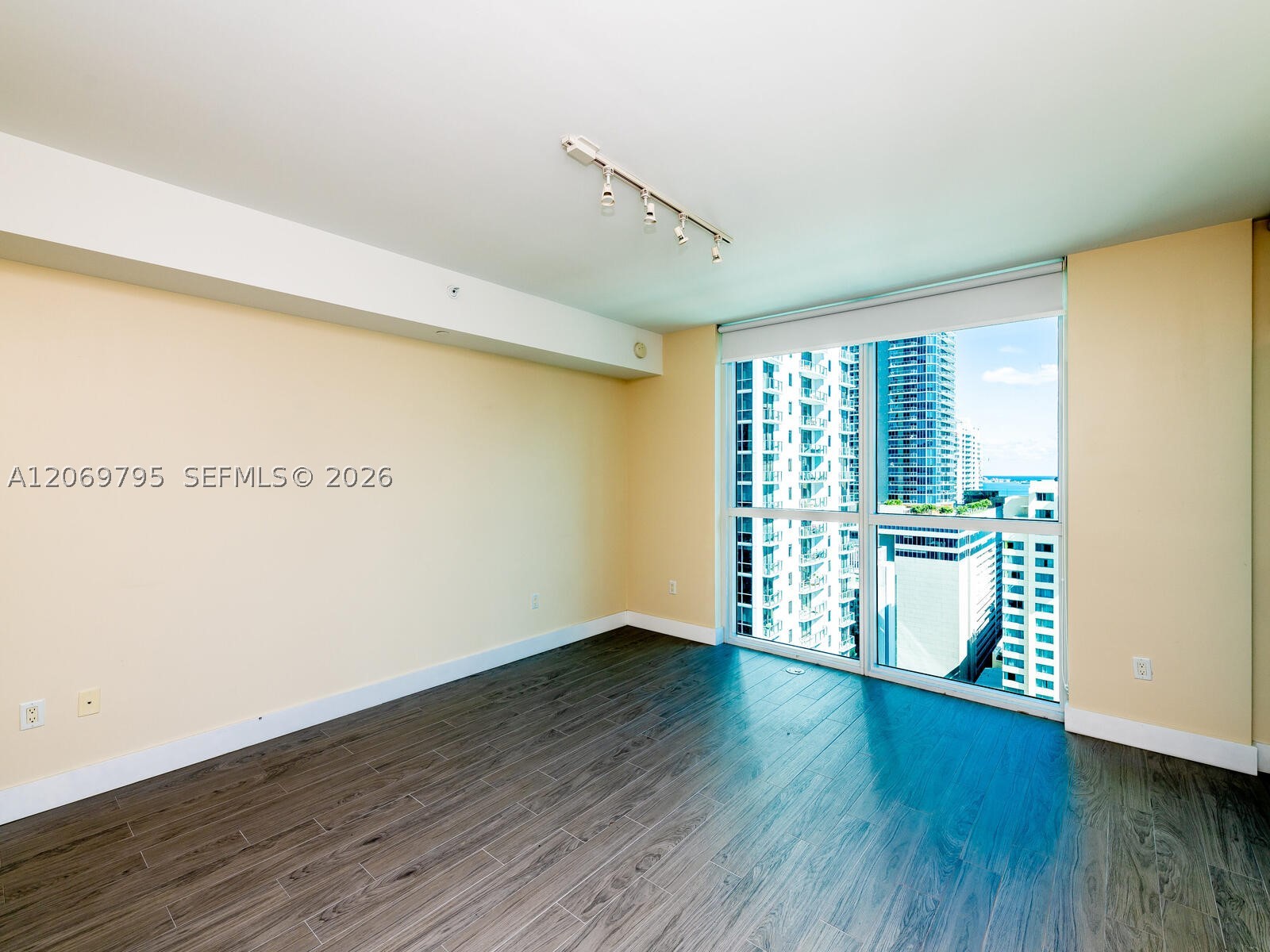 1080 Brickell Ave #2206, Miami FL 33131