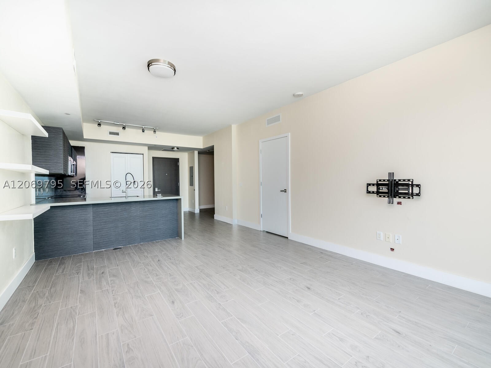 1080 Brickell Ave #2206, Miami FL 33131