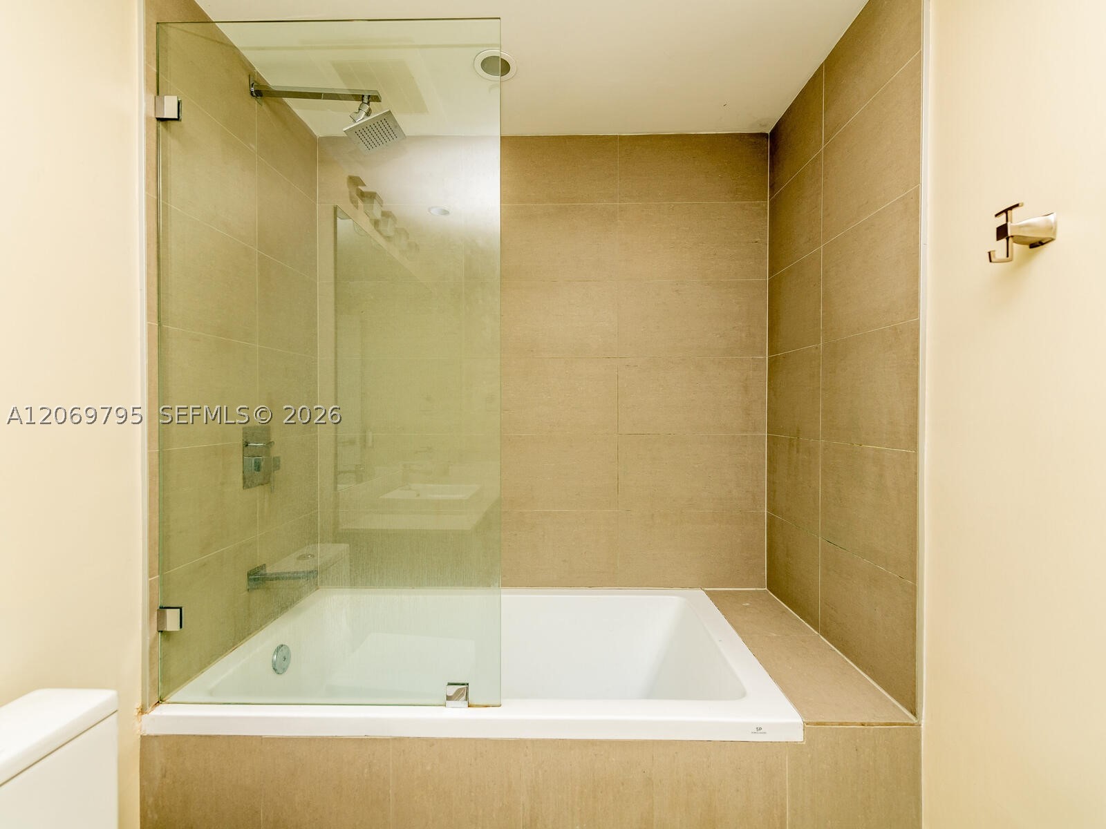 1080 Brickell Ave #2206, Miami FL 33131