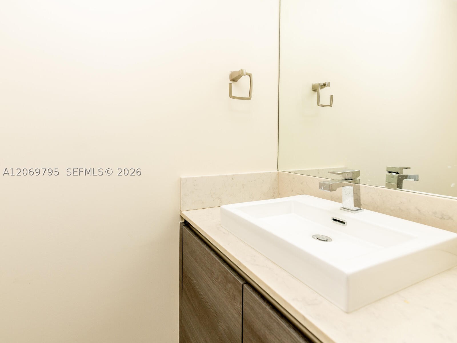 1080 Brickell Ave #2206, Miami FL 33131