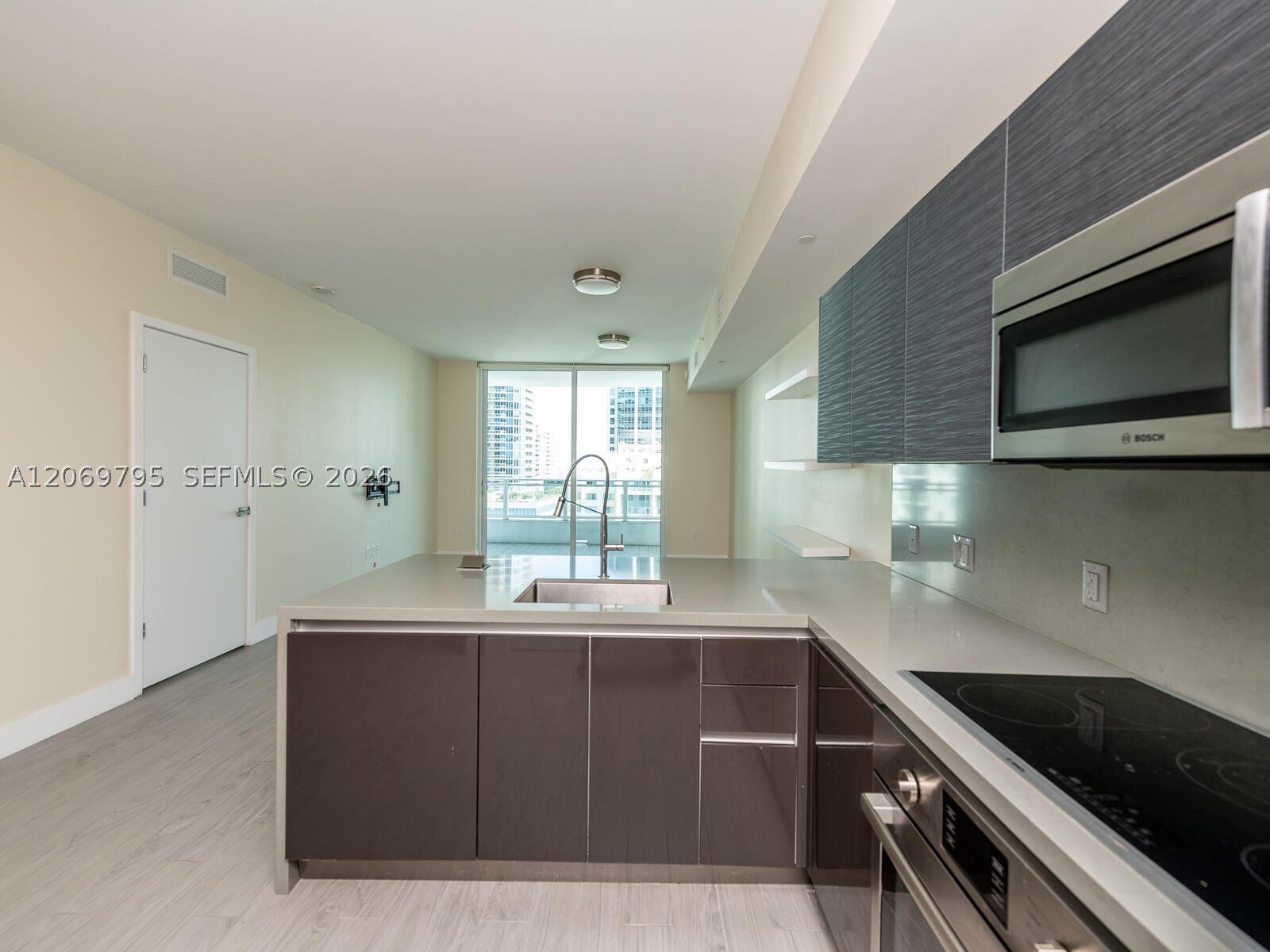 1080 Brickell Ave #2206, Miami FL 33131