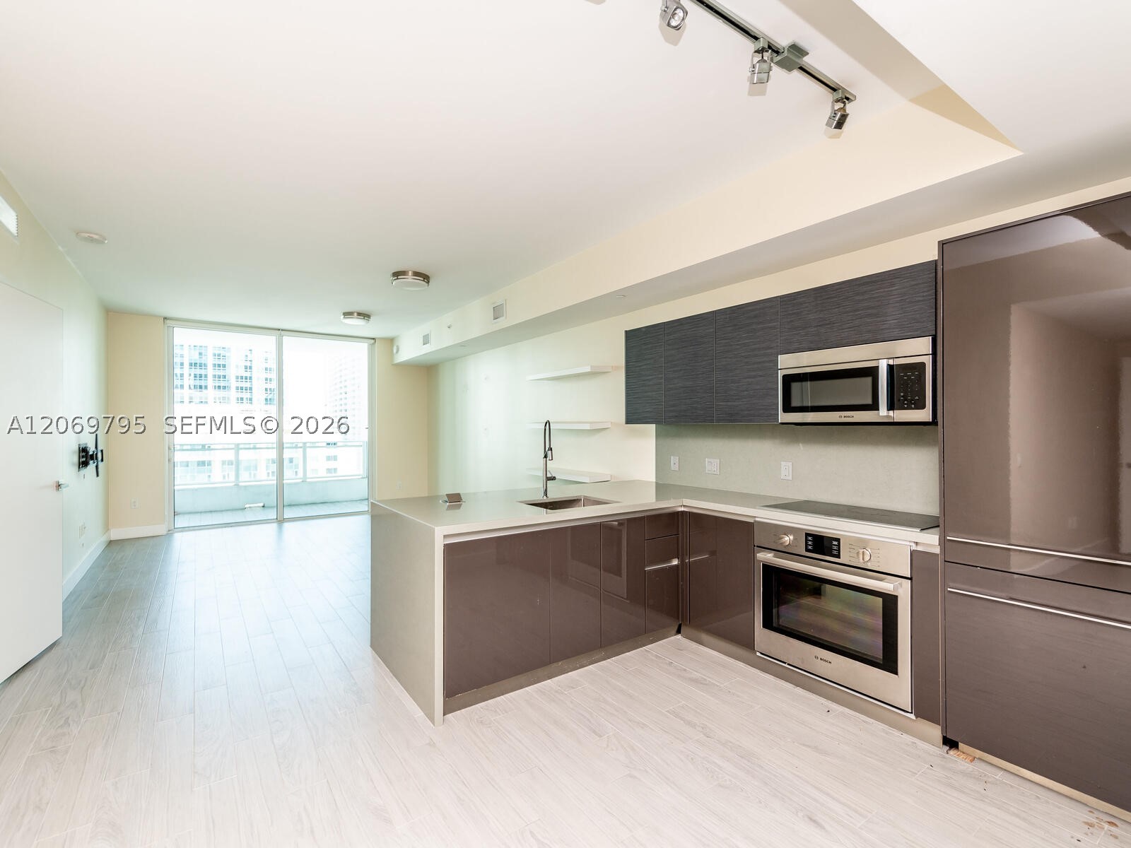 1080 Brickell Ave #2206, Miami FL 33131