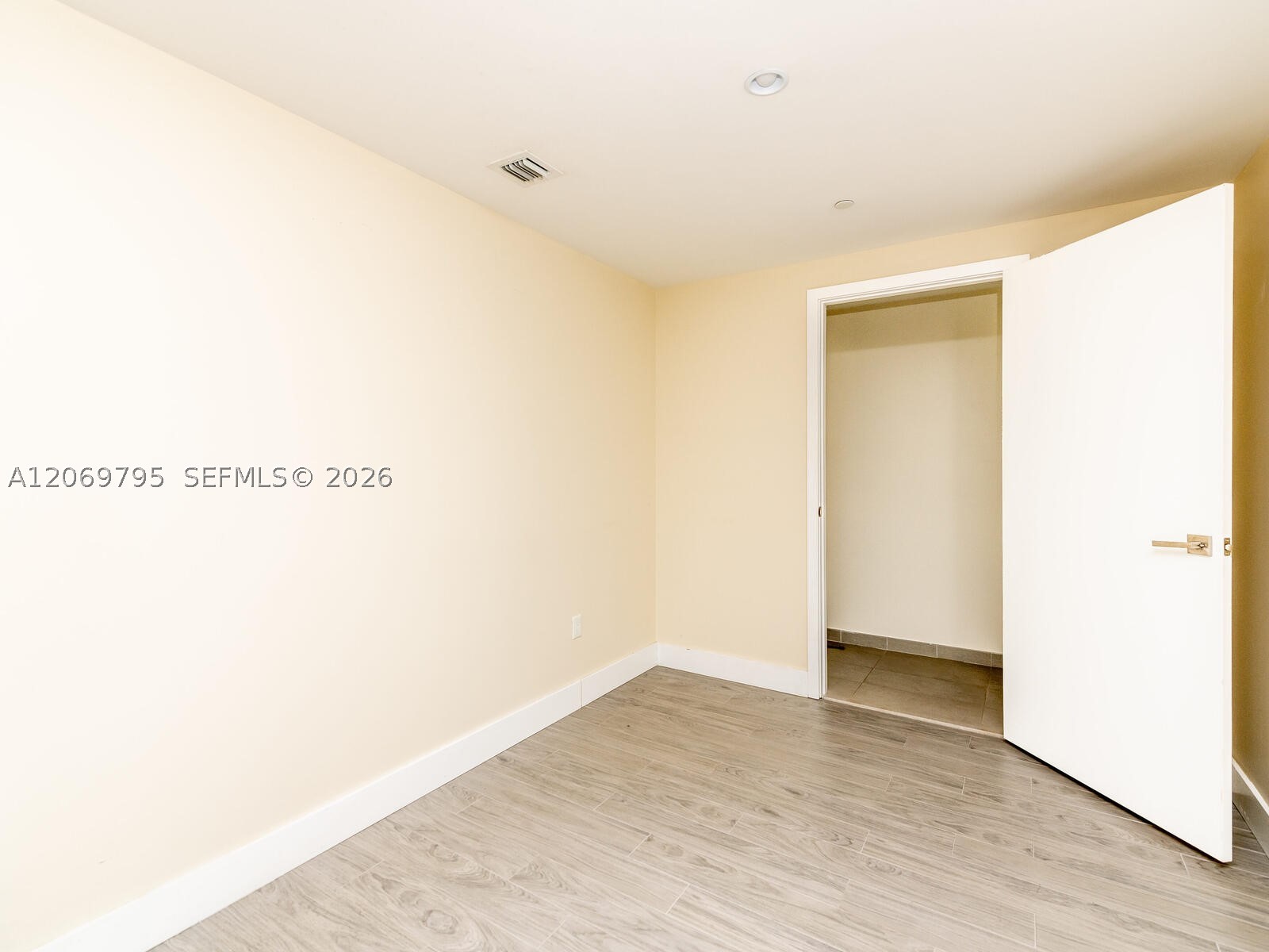 1080 Brickell Ave #2206, Miami FL 33131
