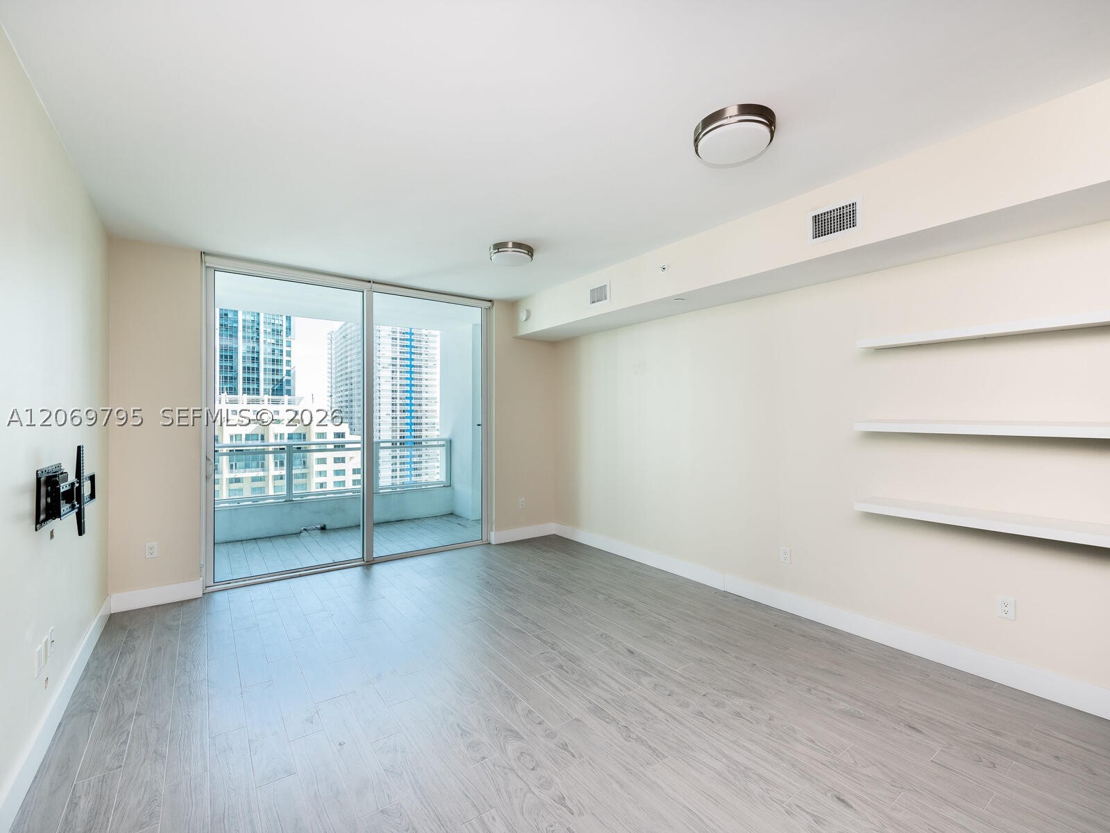 1080 Brickell Ave #2206, Miami FL 33131