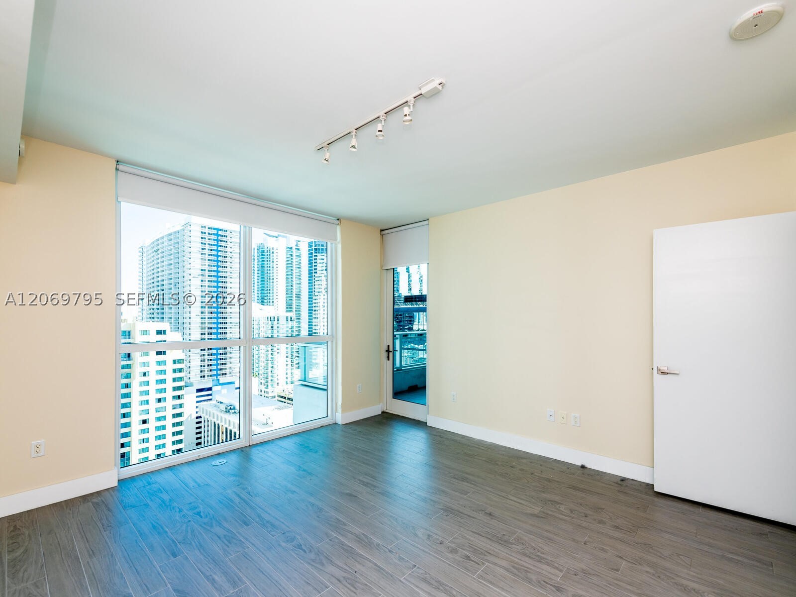 1080 Brickell Ave #2206, Miami FL 33131