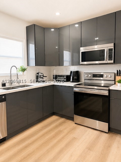 204 SW 2nd Ave, Hallandale Beach FL 33009